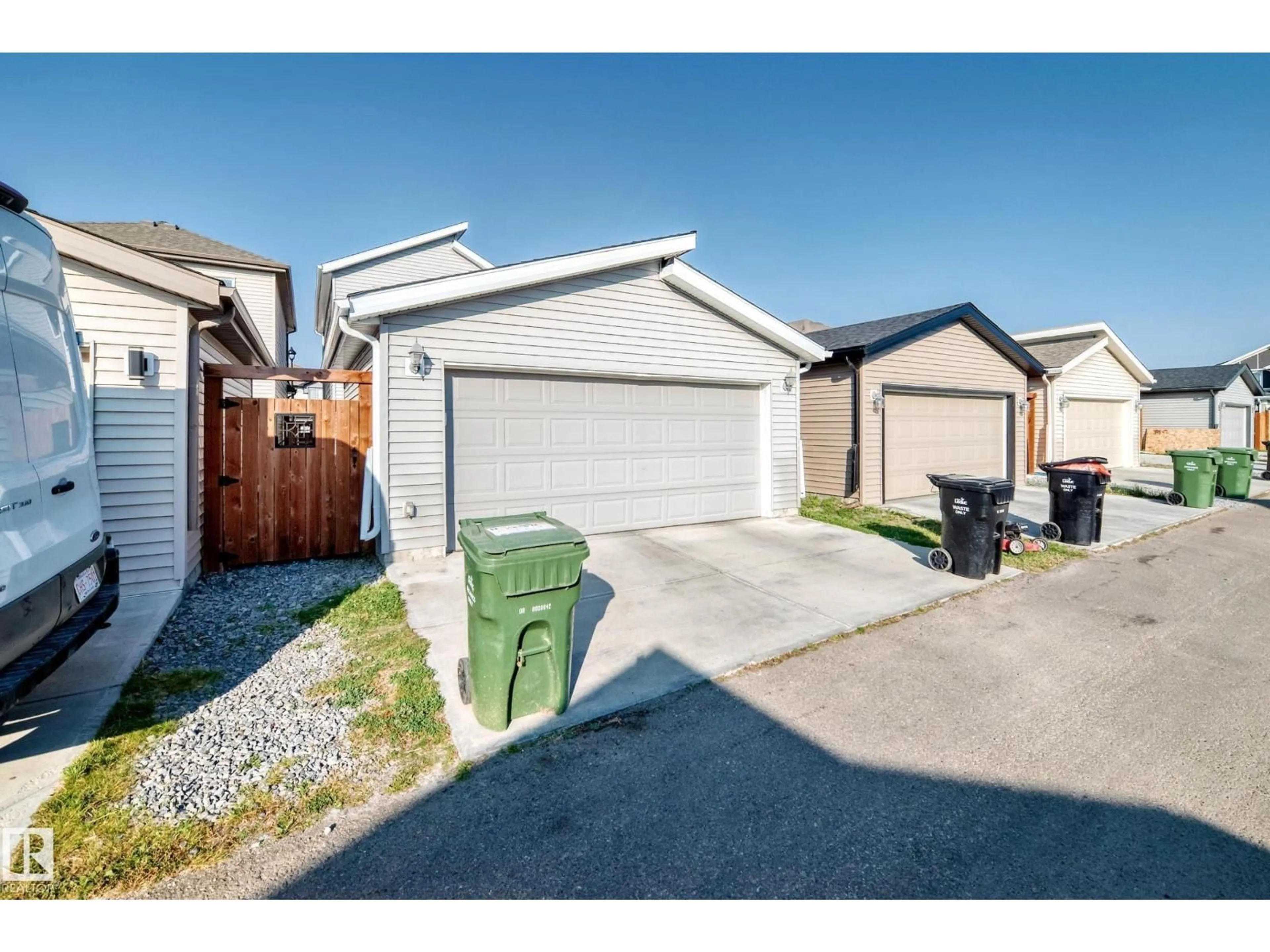 A pic from outside/outdoor area/front of a property/back of a property/a pic from drone, street for 725 BERG LO, Leduc Alberta T9E1G9