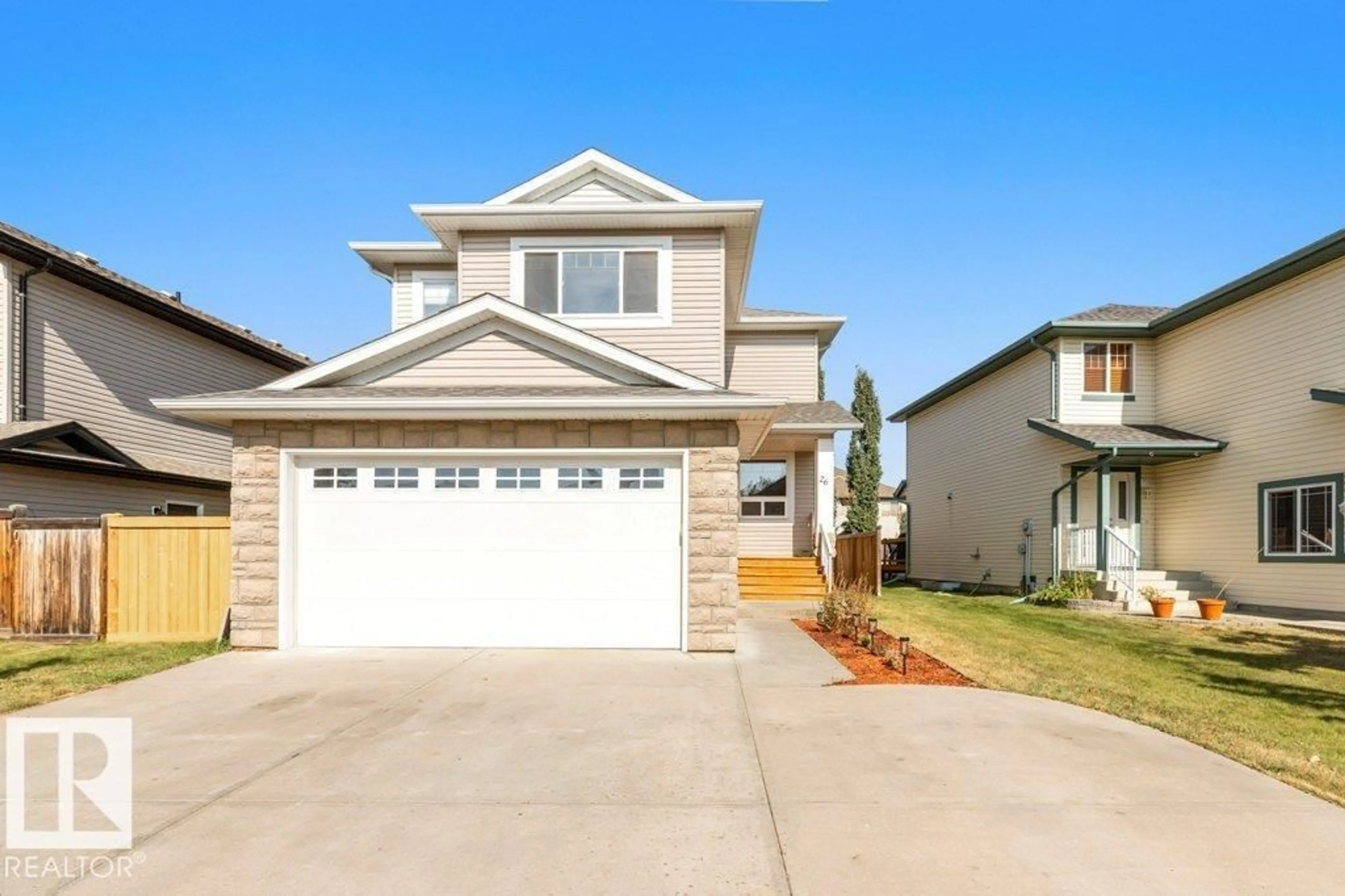 Home with vinyl exterior material, street for 26 ASHTON GA, Spruce Grove Alberta T7X0H9