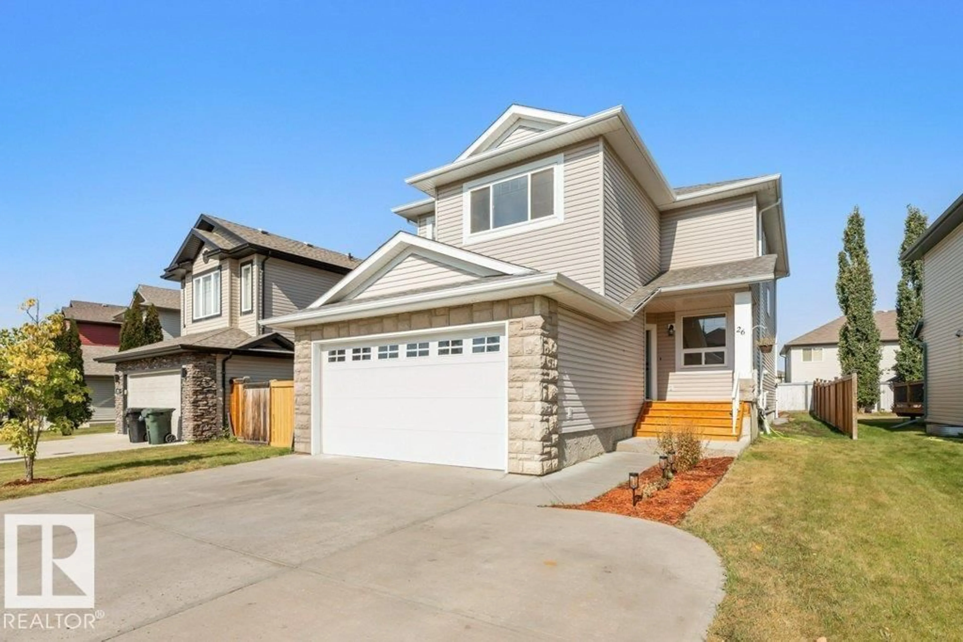 Home with vinyl exterior material, street for 26 ASHTON GA, Spruce Grove Alberta T7X0H9