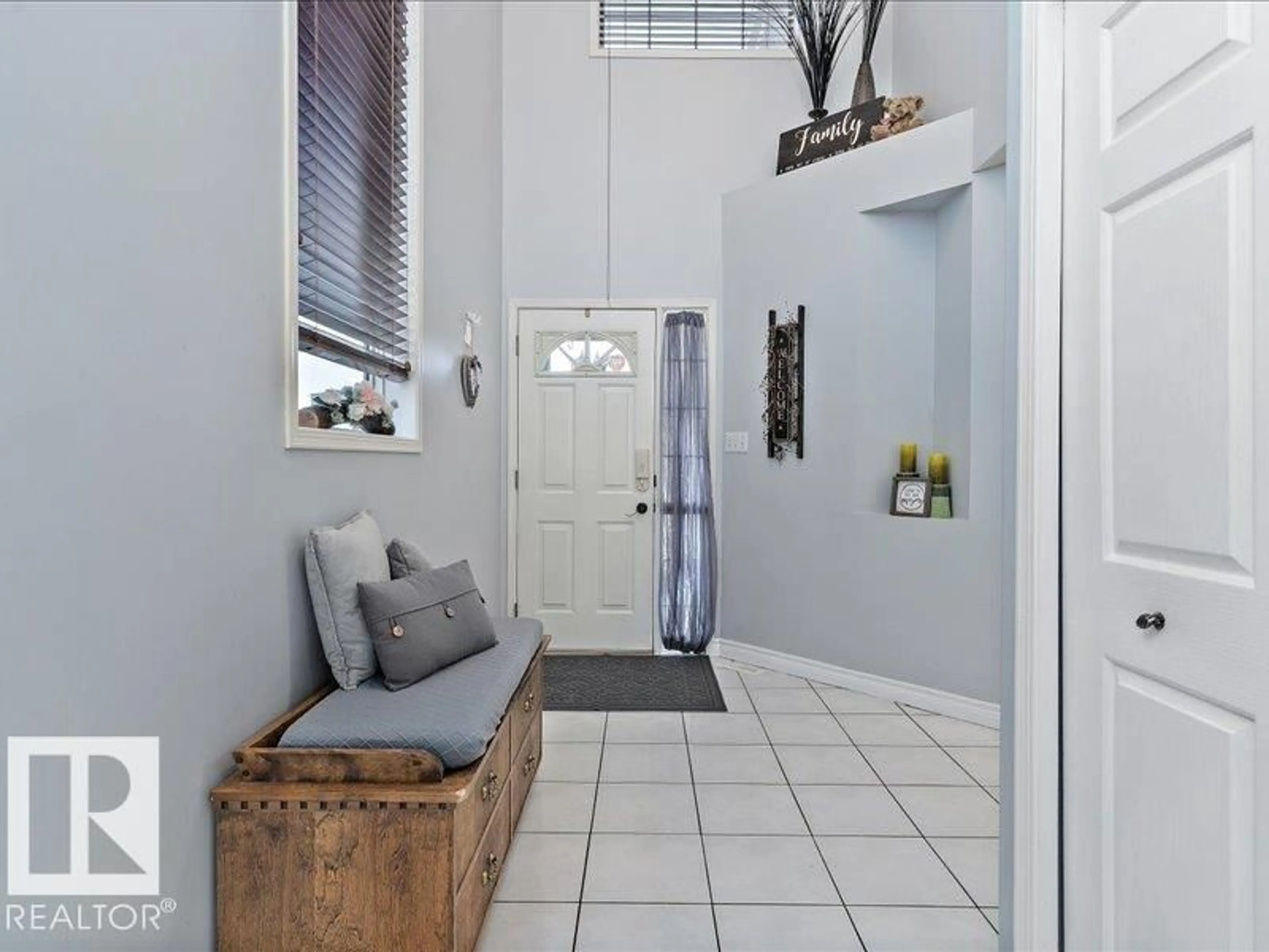 Indoor entryway for 12831 149 AV, Edmonton Alberta T6V1G1