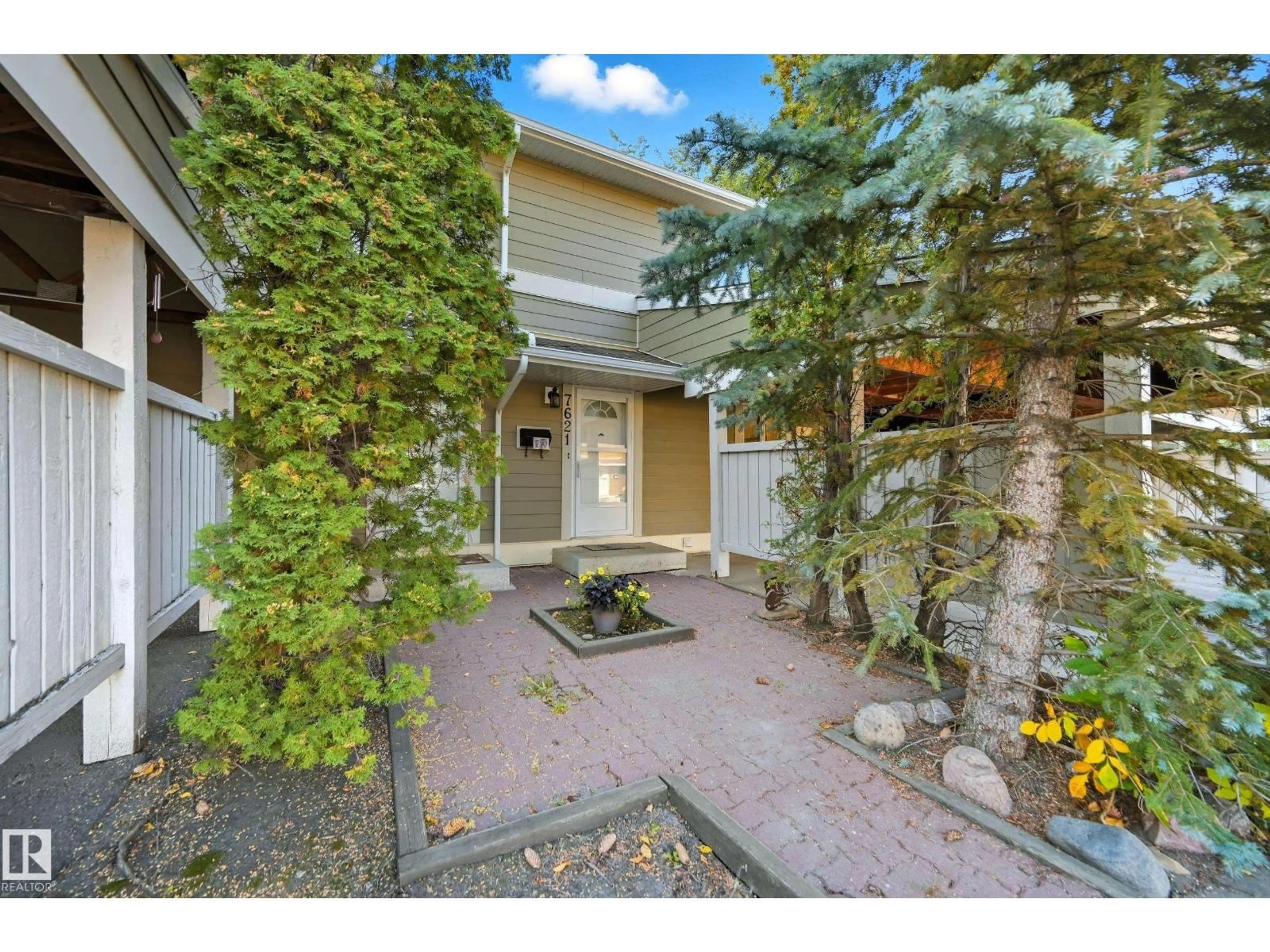 Unknown for 7621 40 AV, Edmonton Alberta T6K1V5