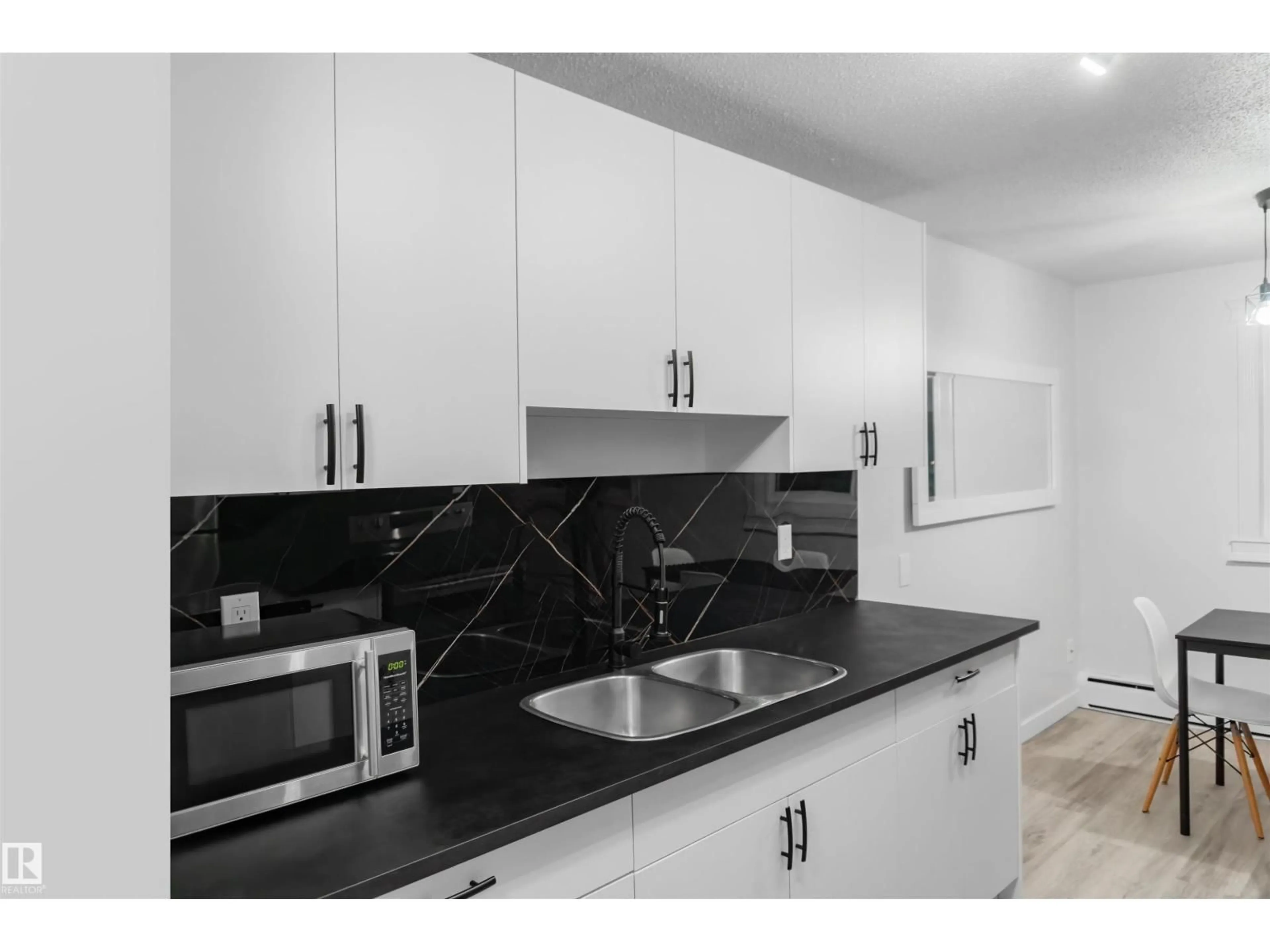 Standard kitchen, unknown for 107 - 7204 81 AV NW, Edmonton Alberta T6B0E2