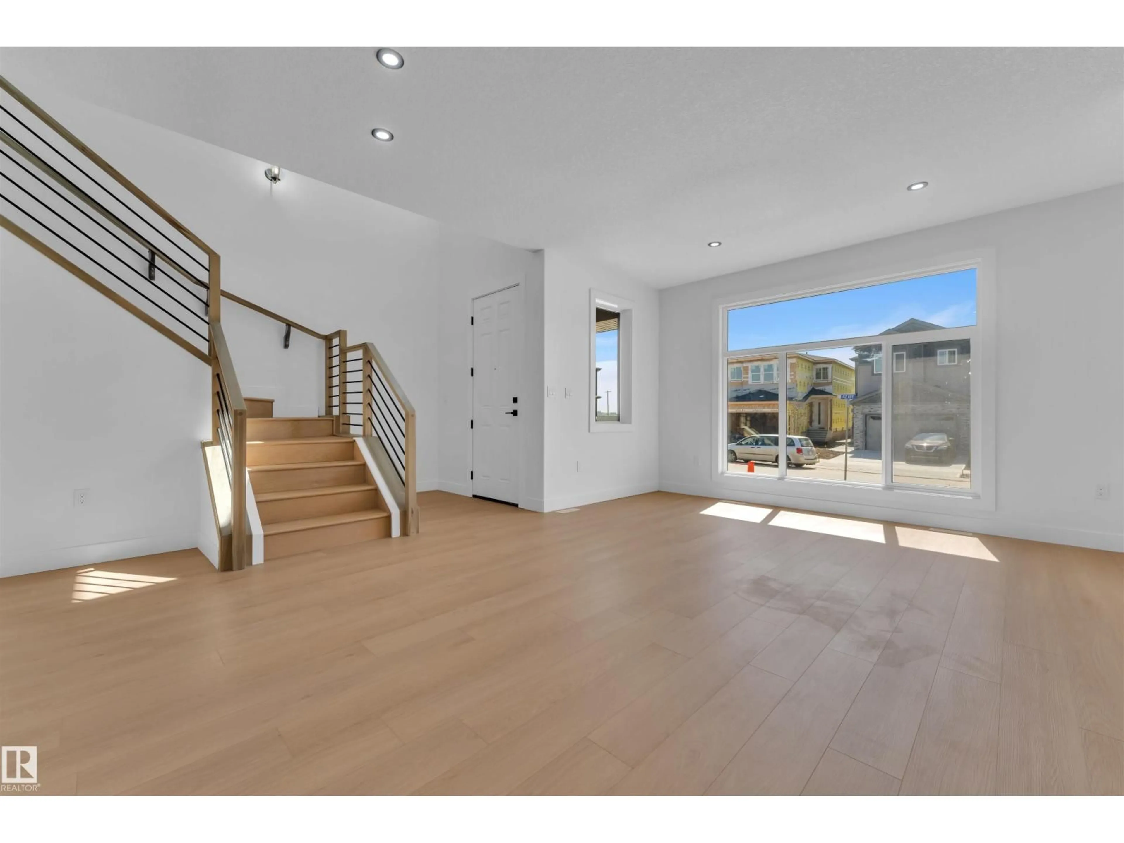 Indoor foyer for 3502 42 AV, Beaumont Alberta T4X3G4