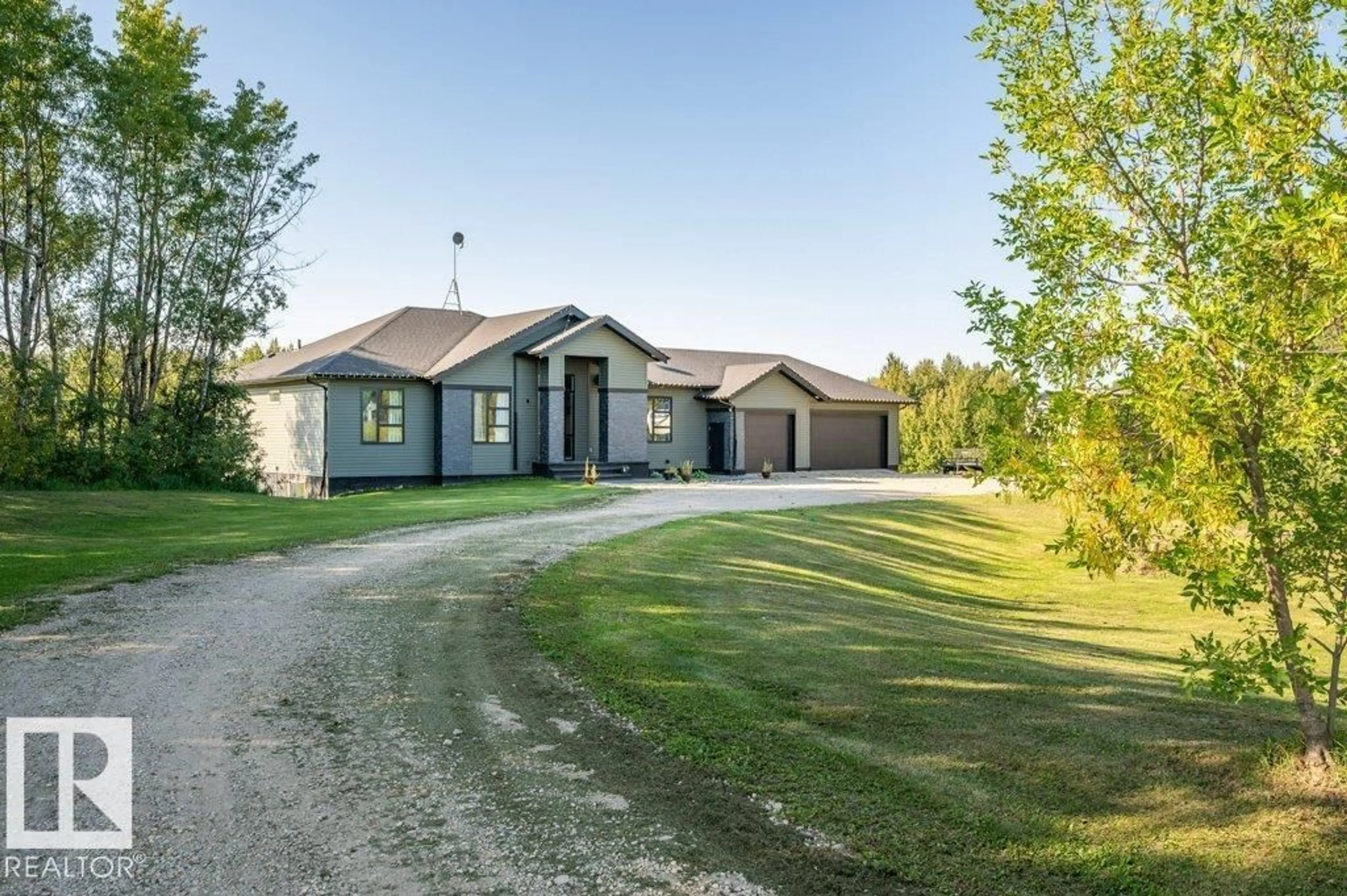 A pic from outside/outdoor area/front of a property/back of a property/a pic from drone, unknown for 50072 - 117 RANGE RD 205, Rural Camrose County Alberta T0B2M1