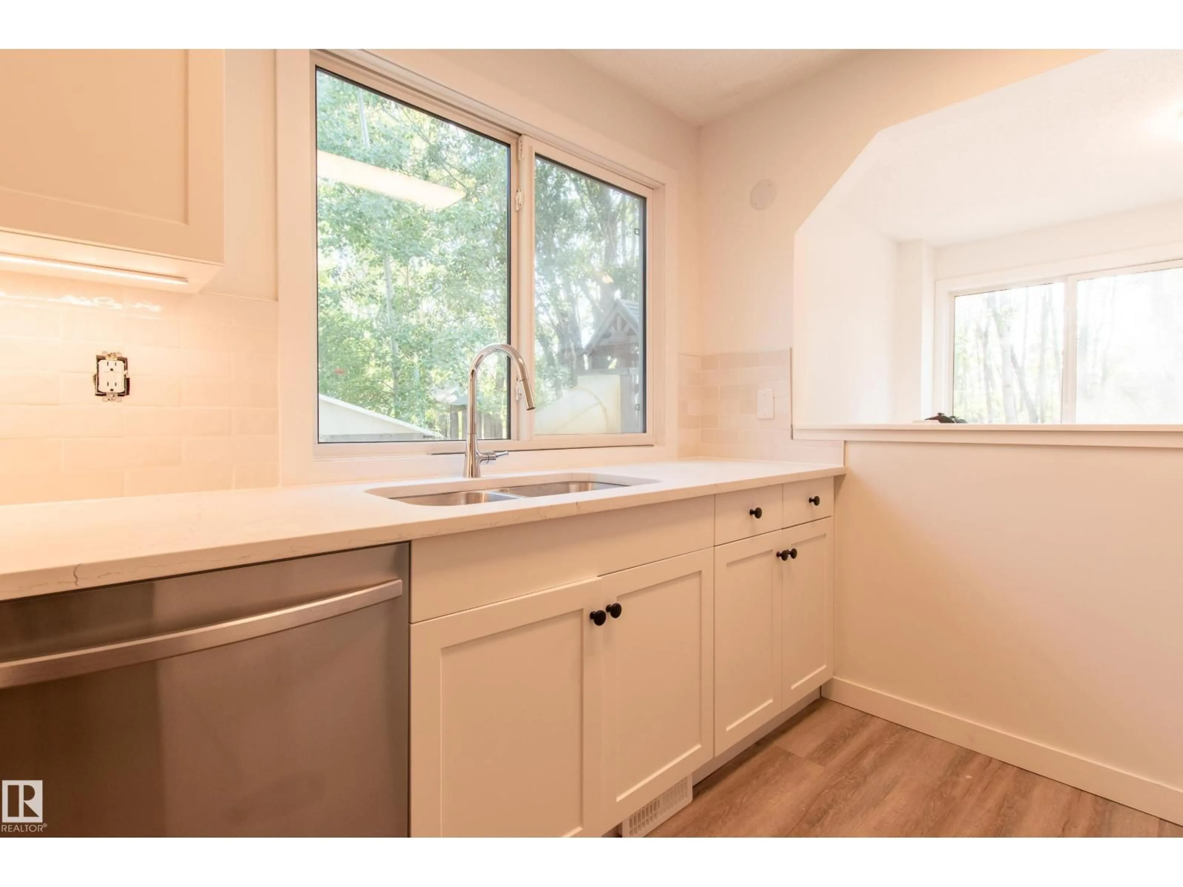 Standard kitchen, unknown for 17319 60 AV, Edmonton Alberta T6M1E9
