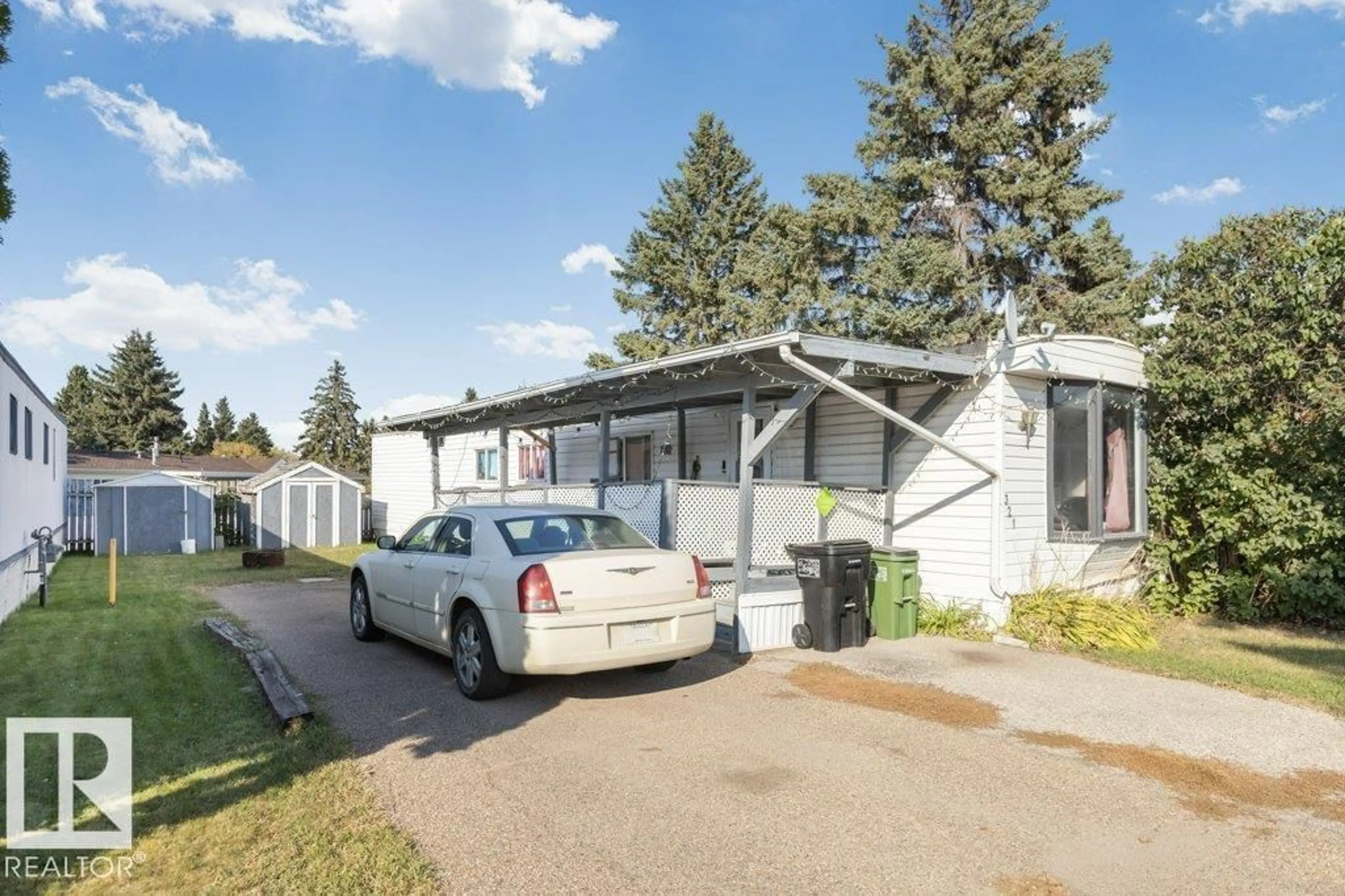 Home with vinyl exterior material, street for 321 WESTBROOK WY, Edmonton Alberta T5S1T6