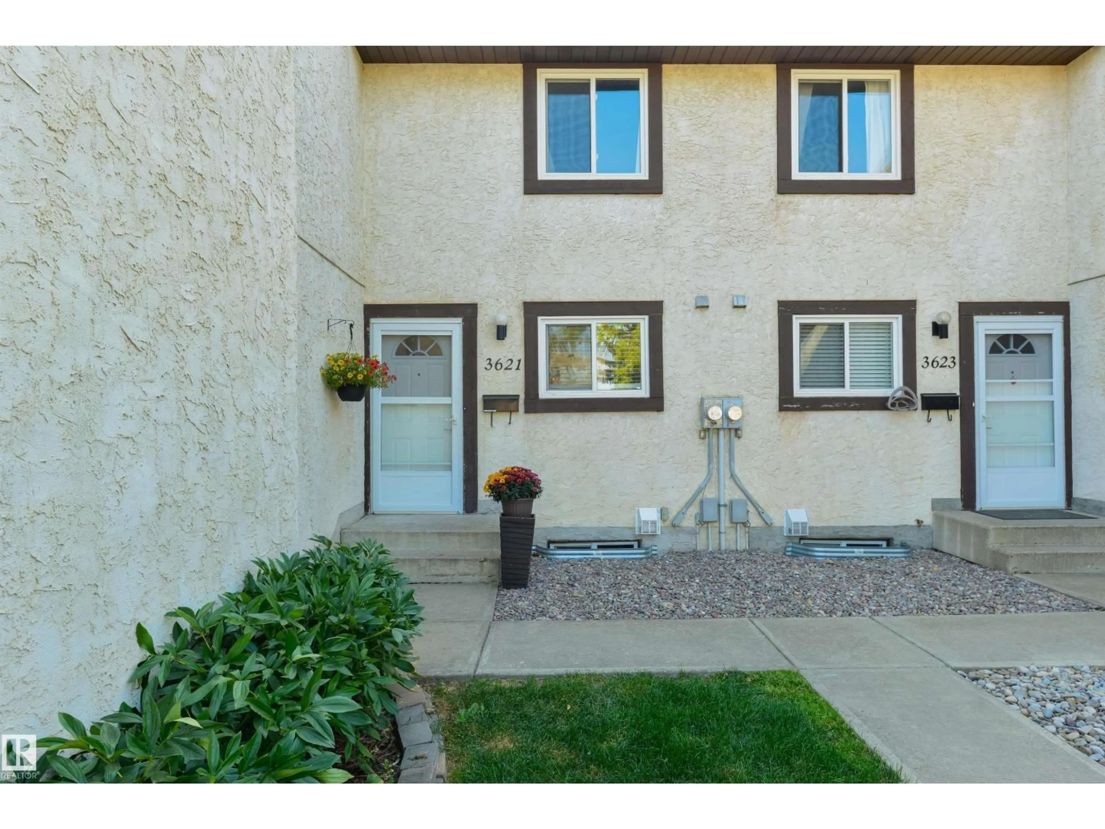 Unknown for 3621 30 AV, Edmonton Alberta T6L5H5