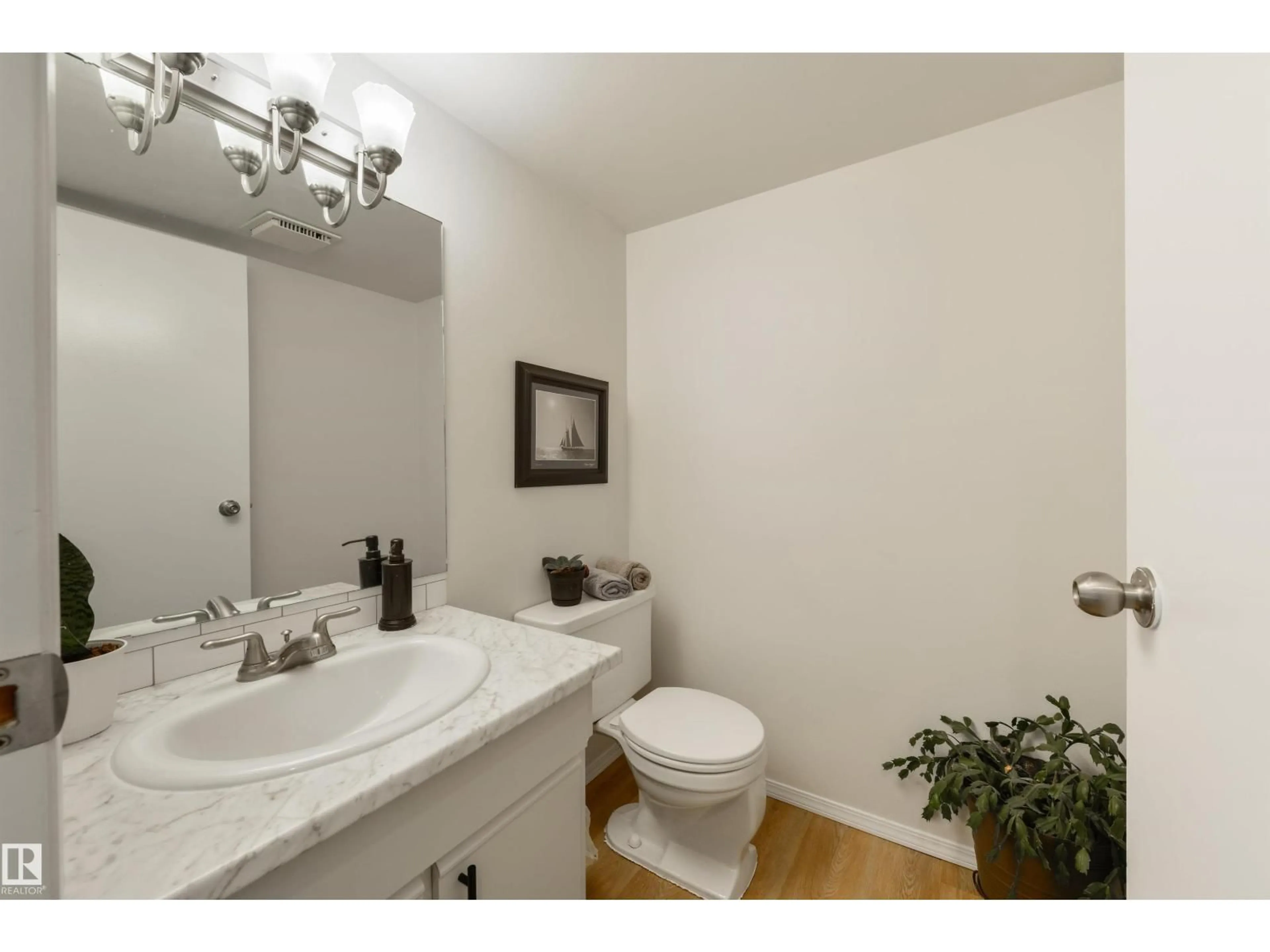 Standard bathroom, unknown for 3621 30 AV, Edmonton Alberta T6L5H5