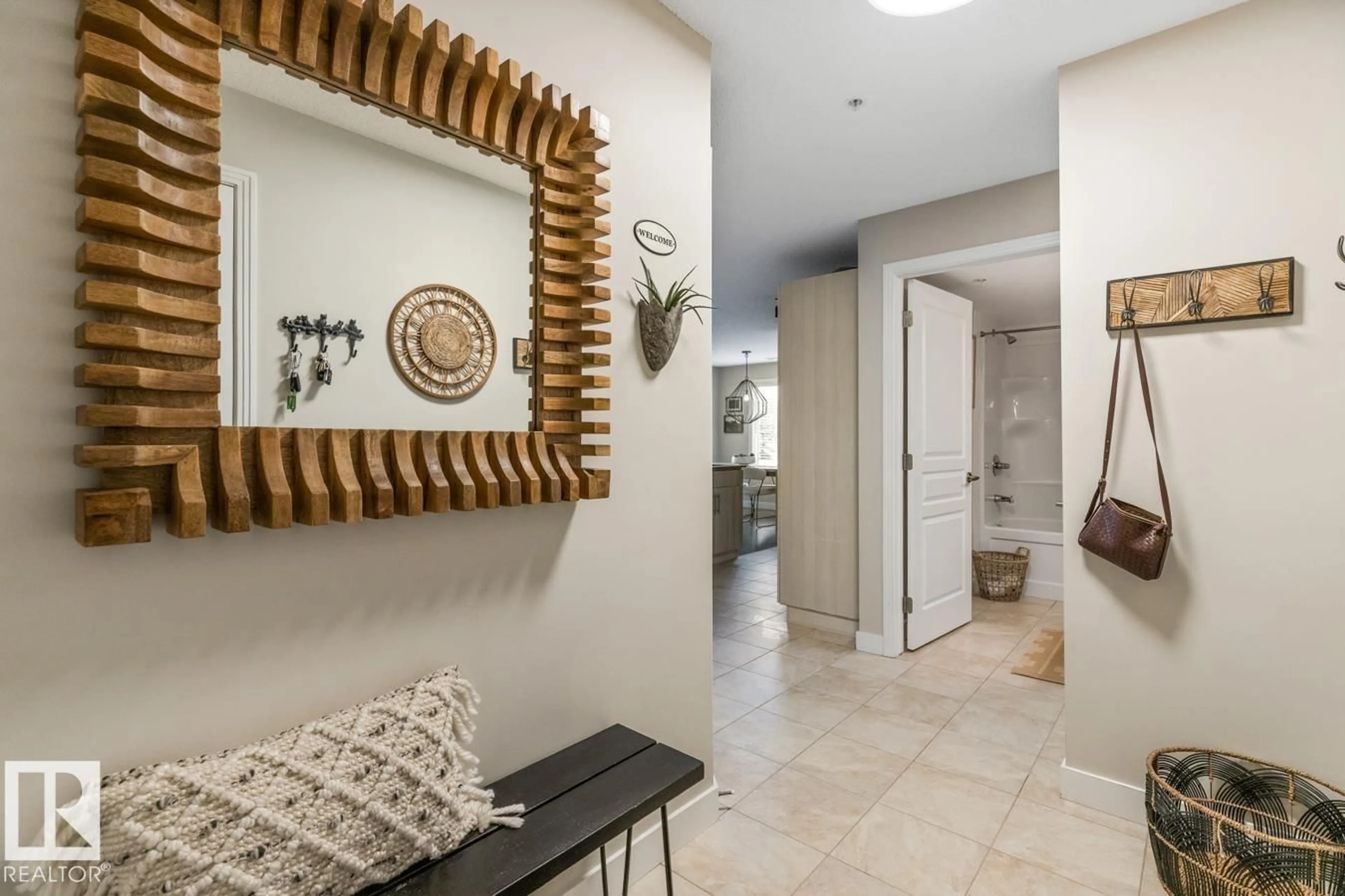 Indoor entryway for 2 - 1203 AUGUSTINE CR, Sherwood Park Alberta T8H0X8