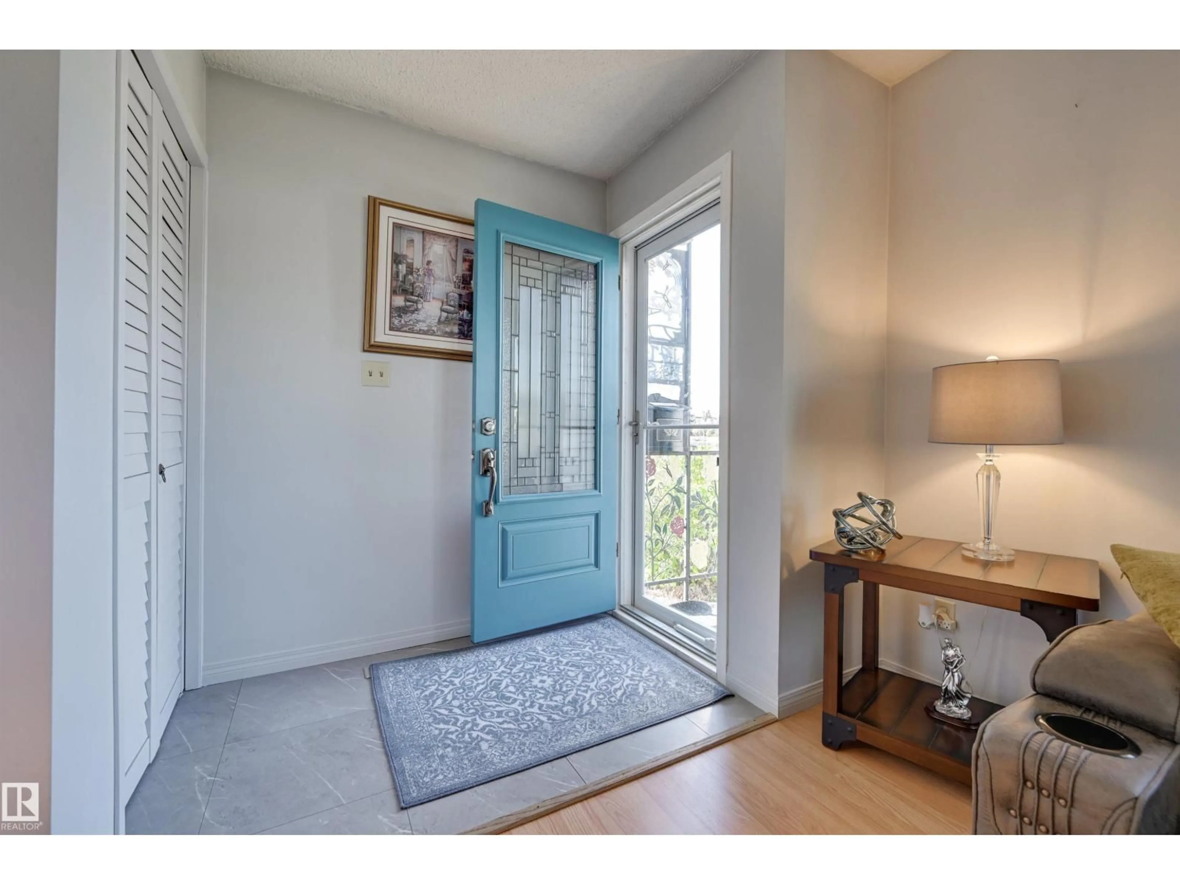 Indoor entryway for 14703 35 ST, Edmonton Alberta T5Y2H8