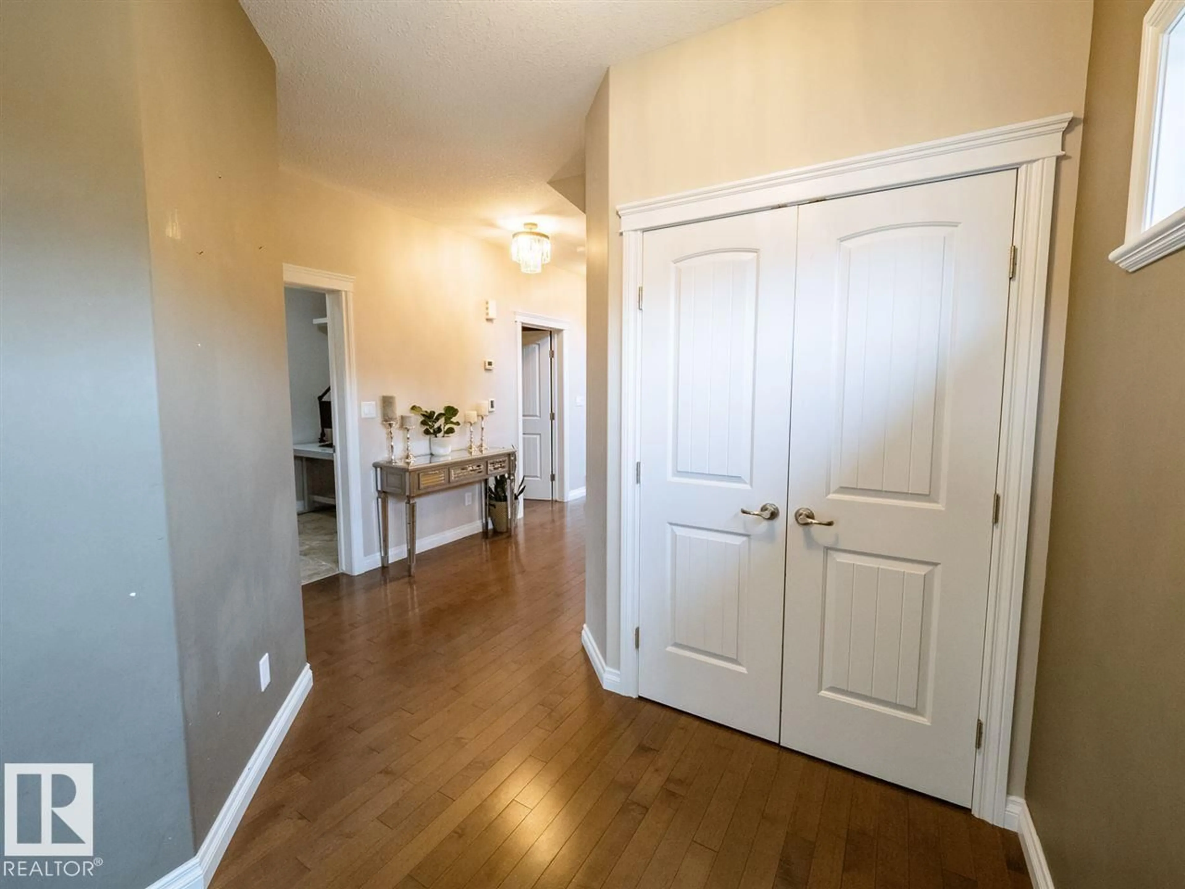 Indoor entryway for 1618 WATES CL, Edmonton Alberta T6W0X5