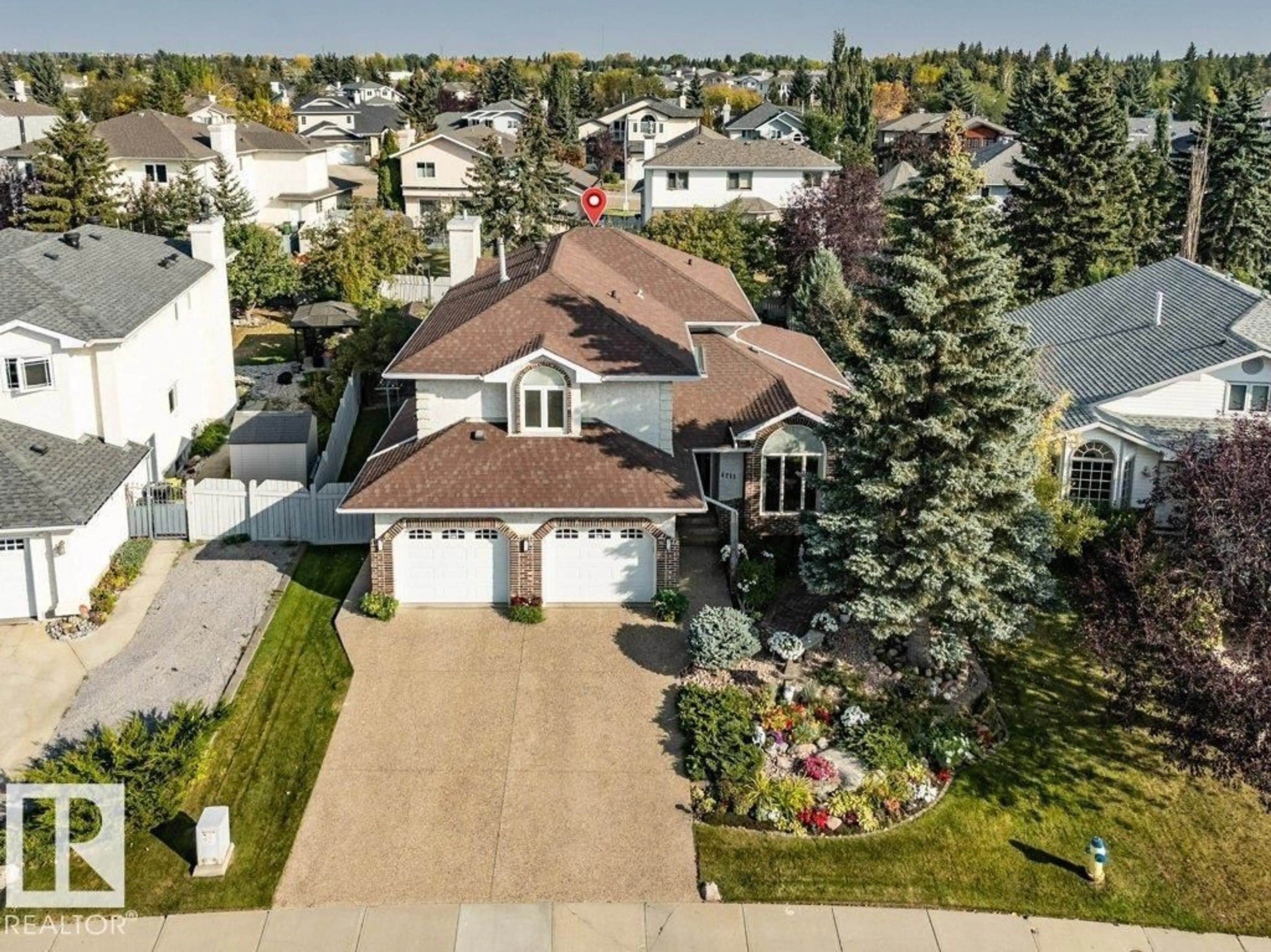A pic from outside/outdoor area/front of a property/back of a property/a pic from drone, street for NW - 4211 48 ST, Edmonton Alberta T6L6J5