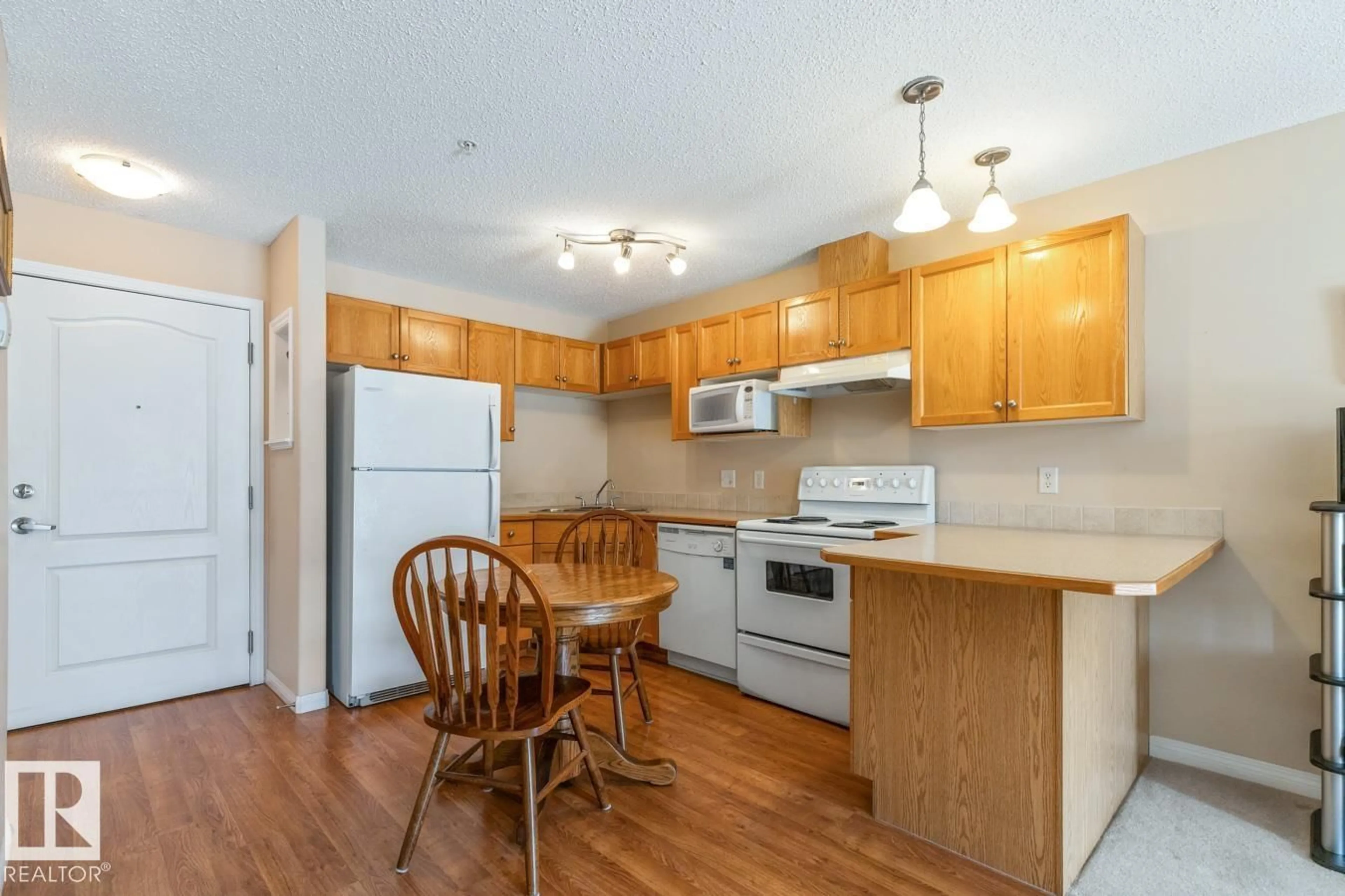Standard kitchen, wood/laminate floor for 205 - 7511 171 ST, Edmonton Alberta T5T6S7
