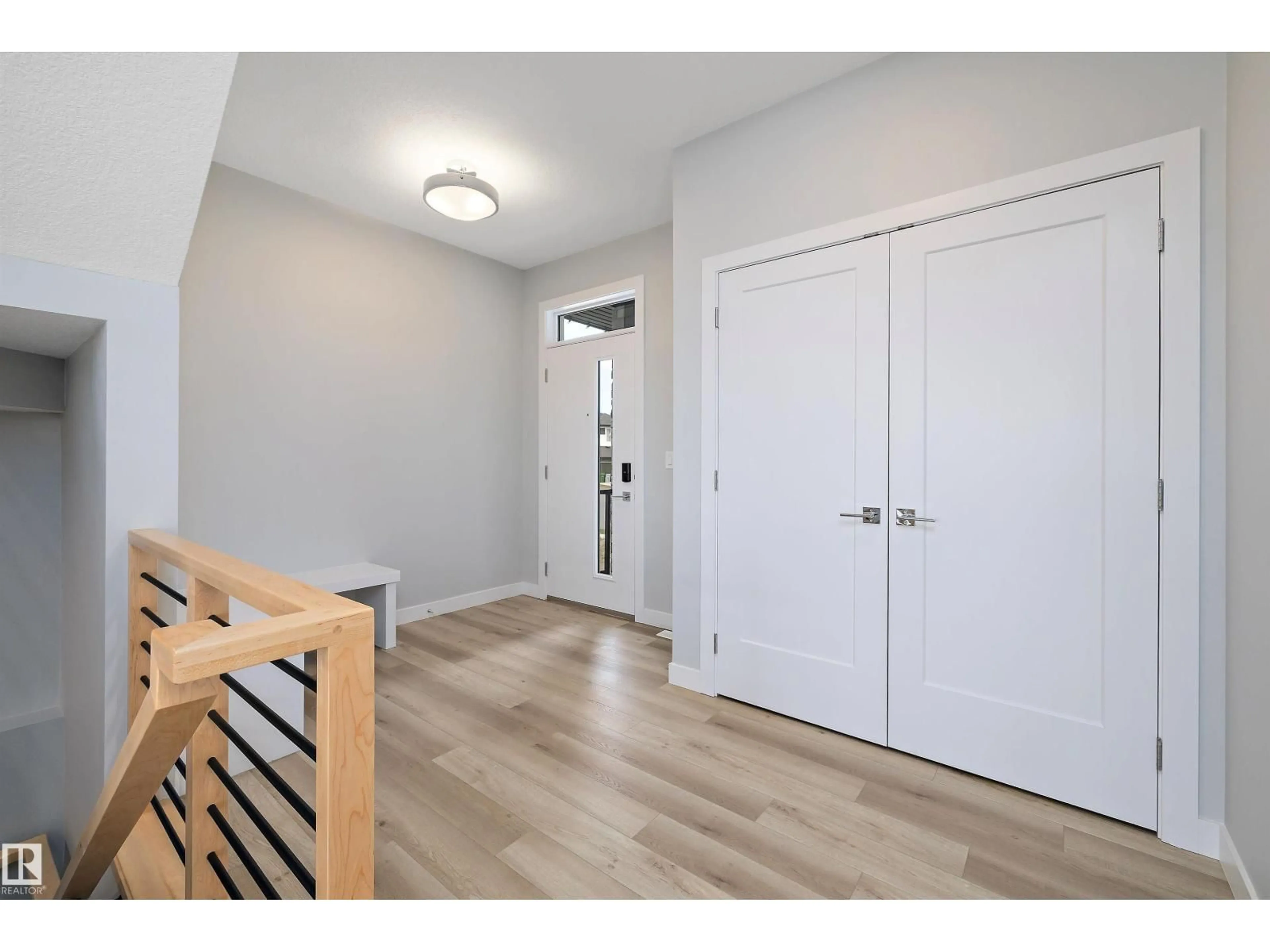 Indoor entryway for 10214 92A AV, Morinville Alberta T8R2R4