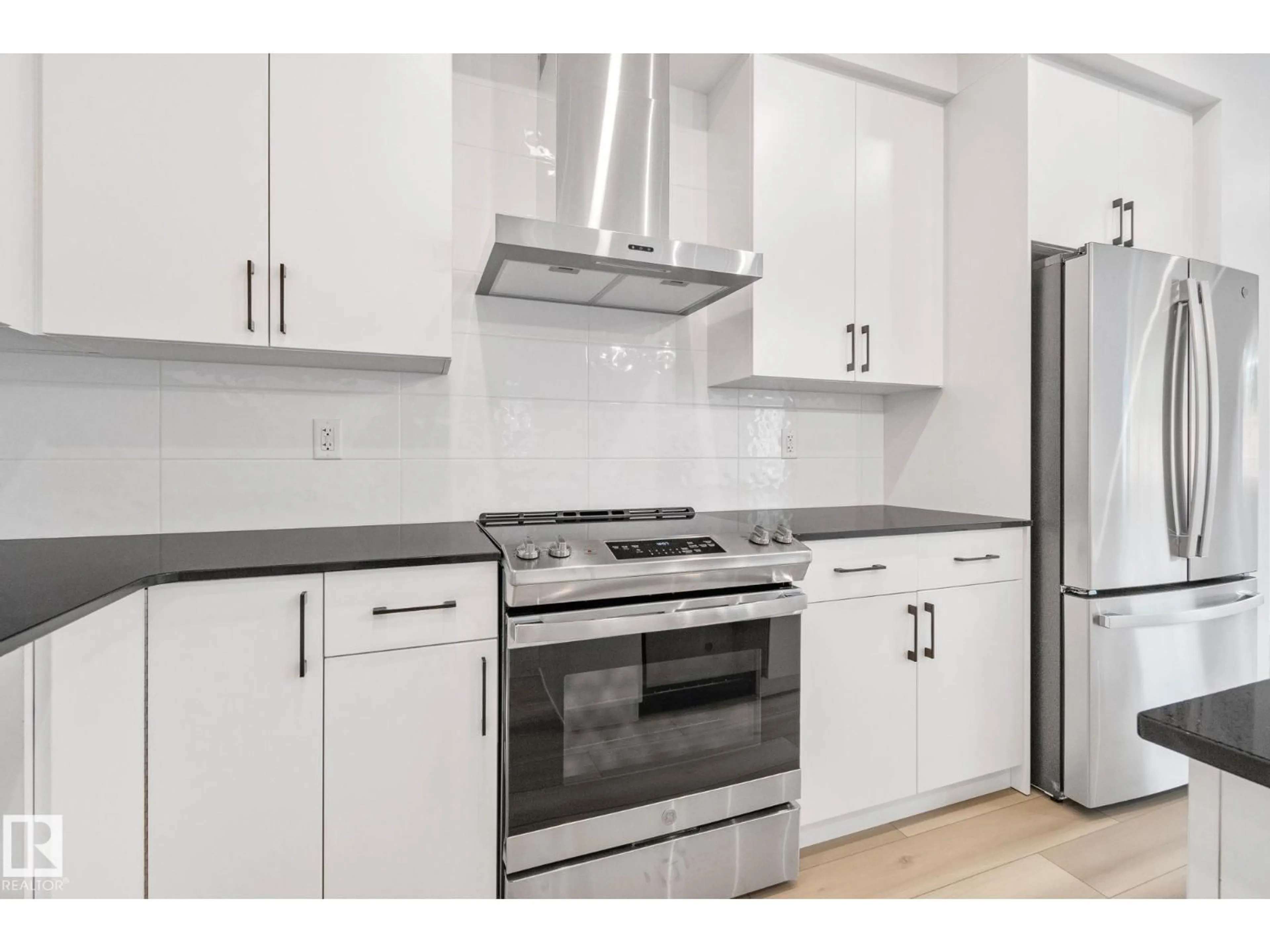 Standard kitchen, unknown for 104 ROYAL ST, St. Albert Alberta T8N7X4