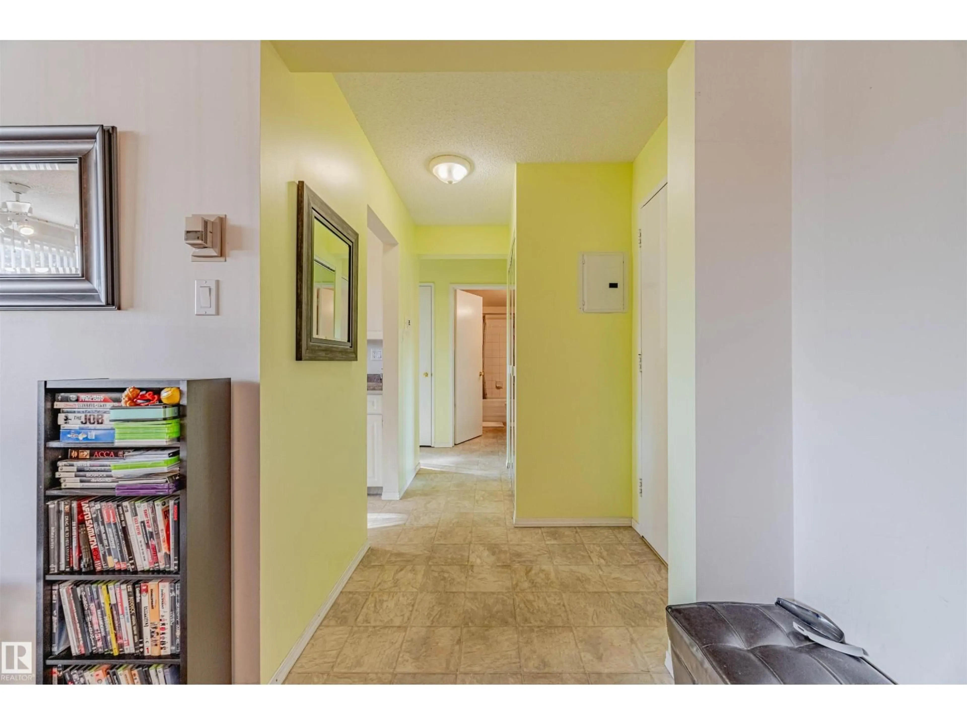Indoor entryway for #104 - 11445 41 AV, Edmonton Alberta T6J0T9