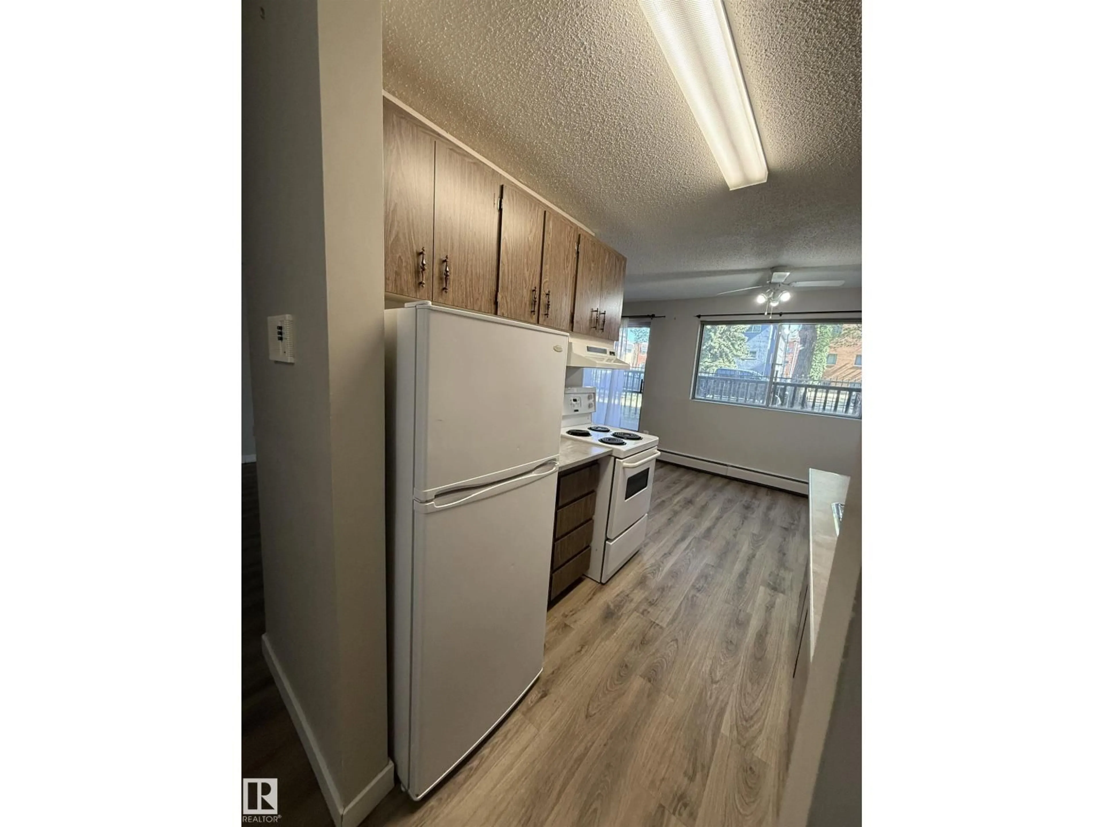 Unknown for 103 - 10305 108 AV, Edmonton Alberta T5H1B1