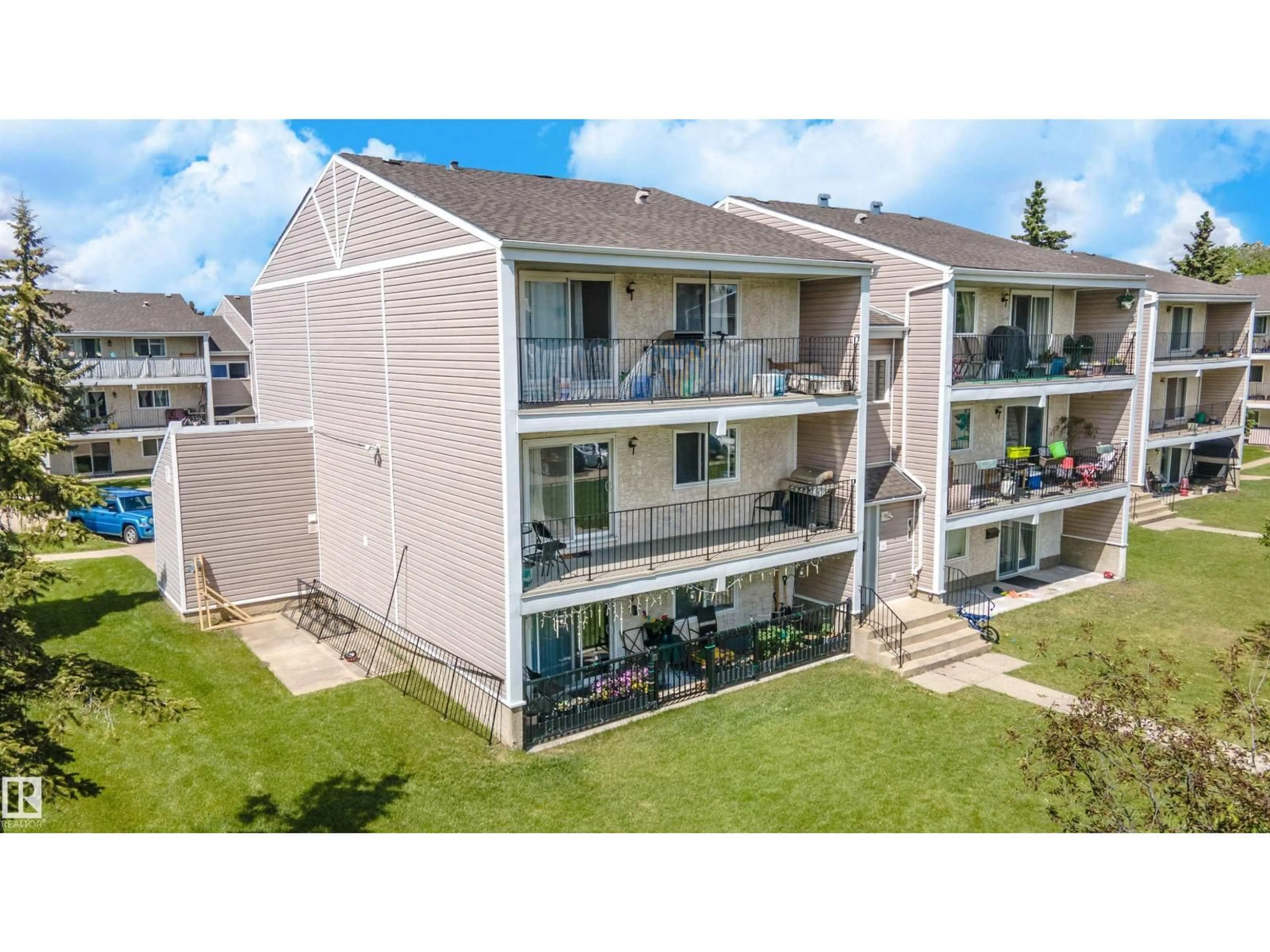 A pic from outside/outdoor area/front of a property/back of a property/a pic from drone, unknown for #2 - 3847 76 ST, Edmonton Alberta T6K2P9