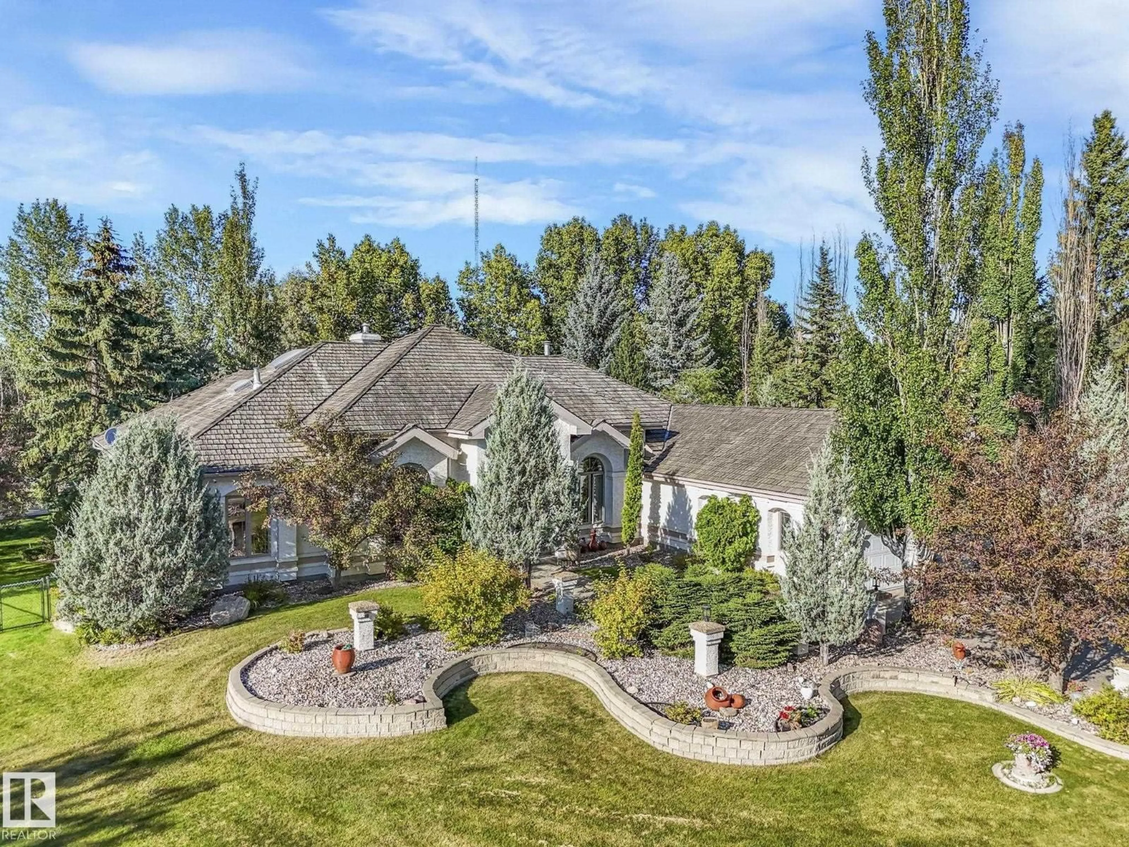 A pic from outside/outdoor area/front of a property/back of a property/a pic from drone, mountain view for 536 ESTATE DR, Sherwood Park Alberta T8B1M2