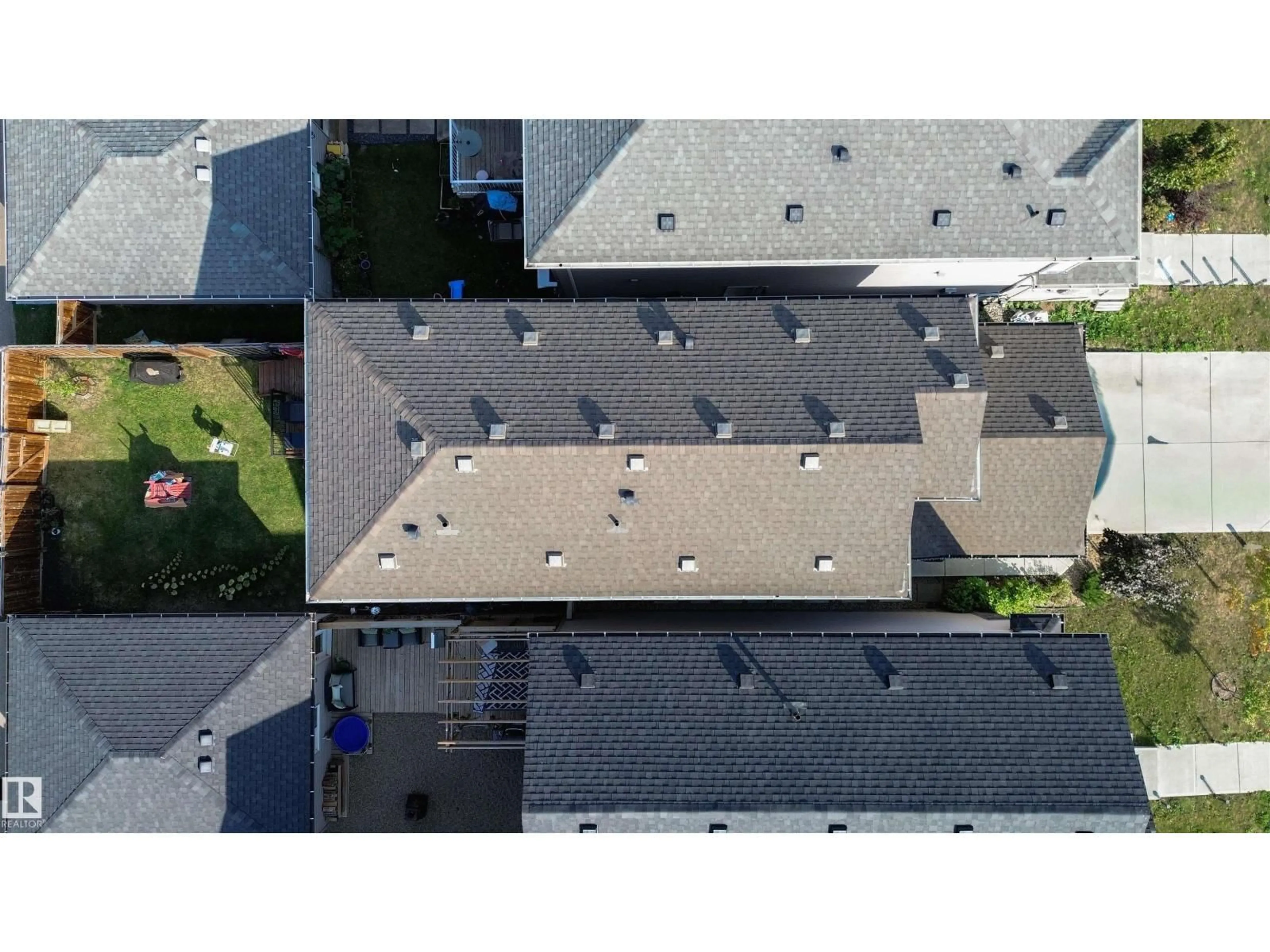 A pic from outside/outdoor area/front of a property/back of a property/a pic from drone, street for 7627 CREIGHTON PLACE, Edmonton Alberta T6W3Z5