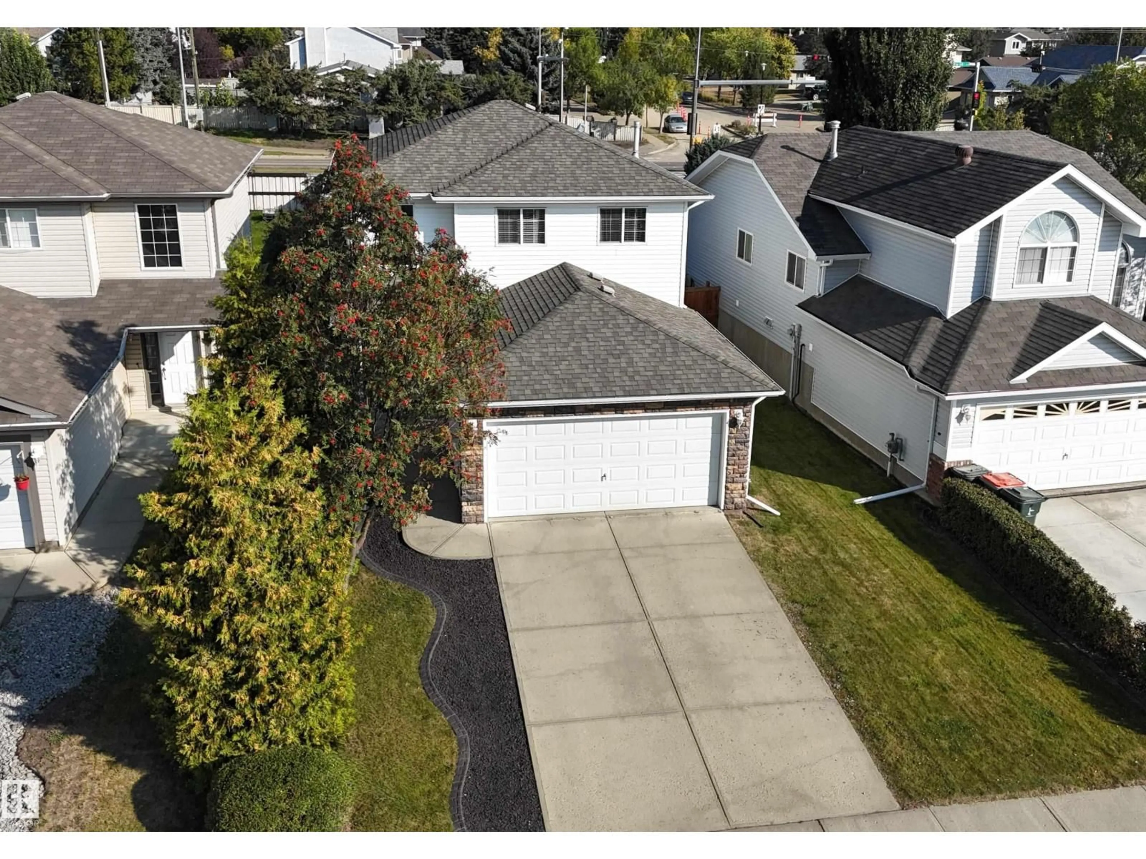 A pic from outside/outdoor area/front of a property/back of a property/a pic from drone, street for 2 WESTERRA CL, Stony Plain Alberta T7Z2W1