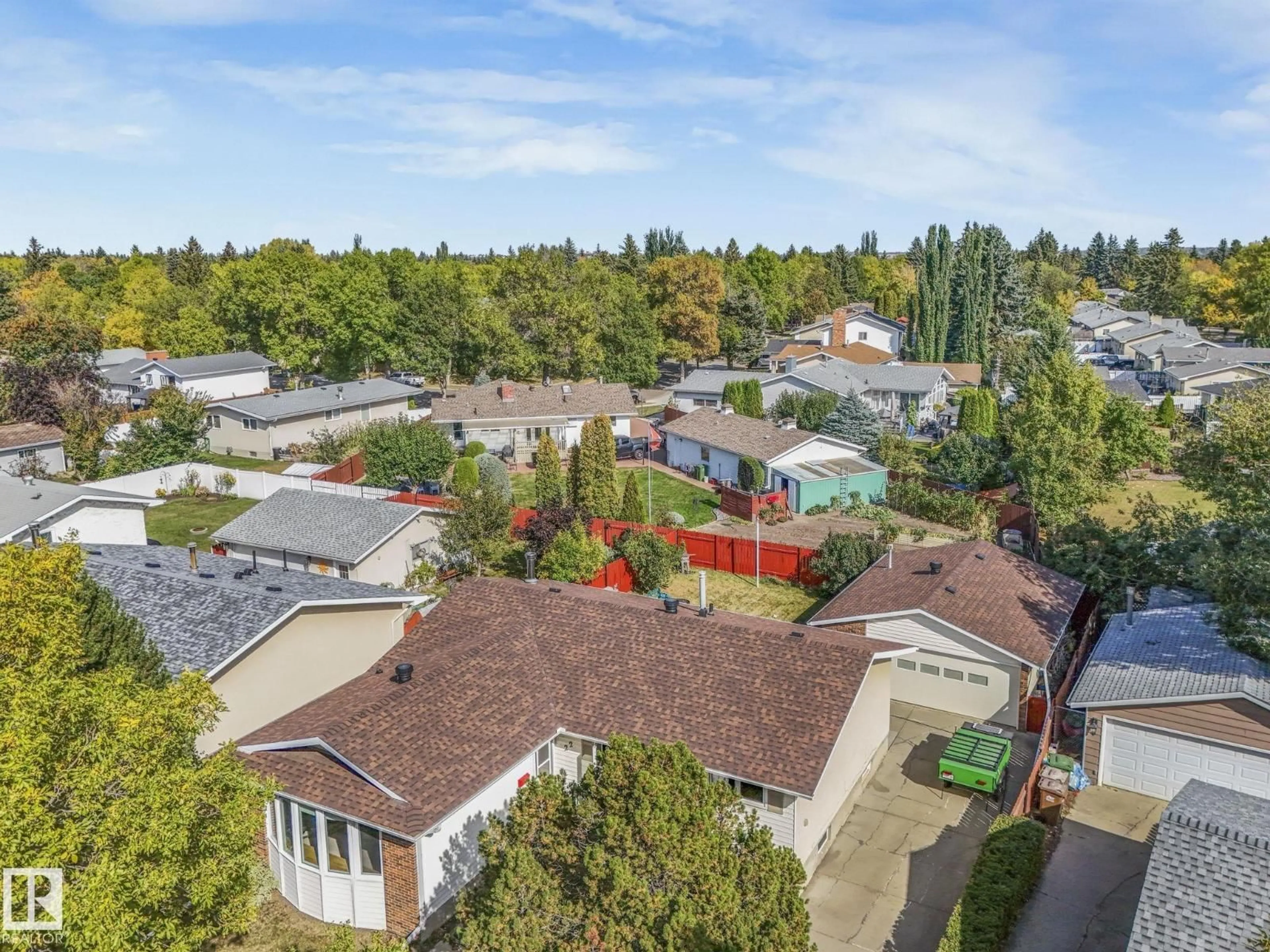 A pic from outside/outdoor area/front of a property/back of a property/a pic from drone, street for 22 LAROSE DR, St. Albert Alberta T8N1S6
