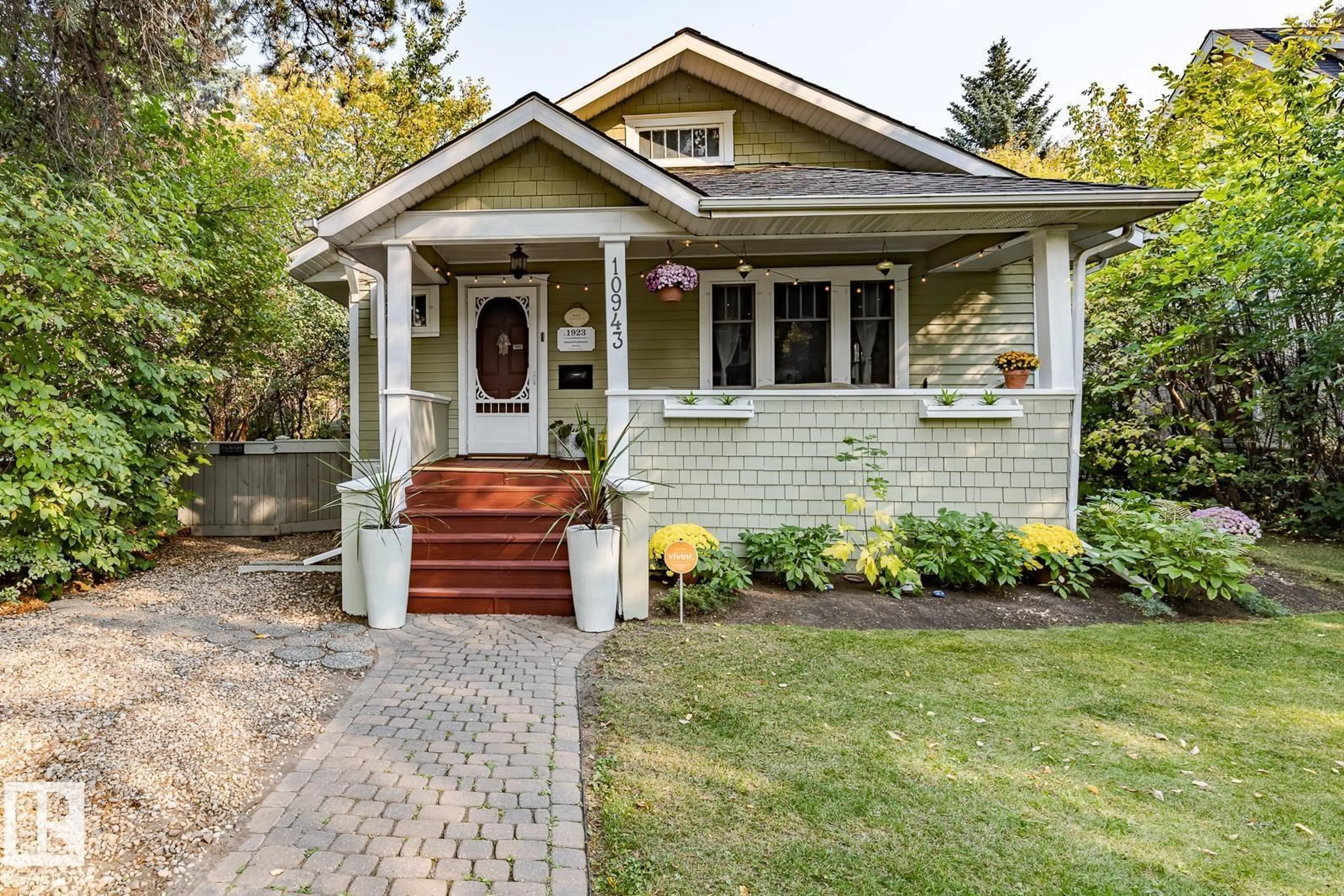 Unknown for 10943 125 ST, Edmonton Alberta T5M0L7