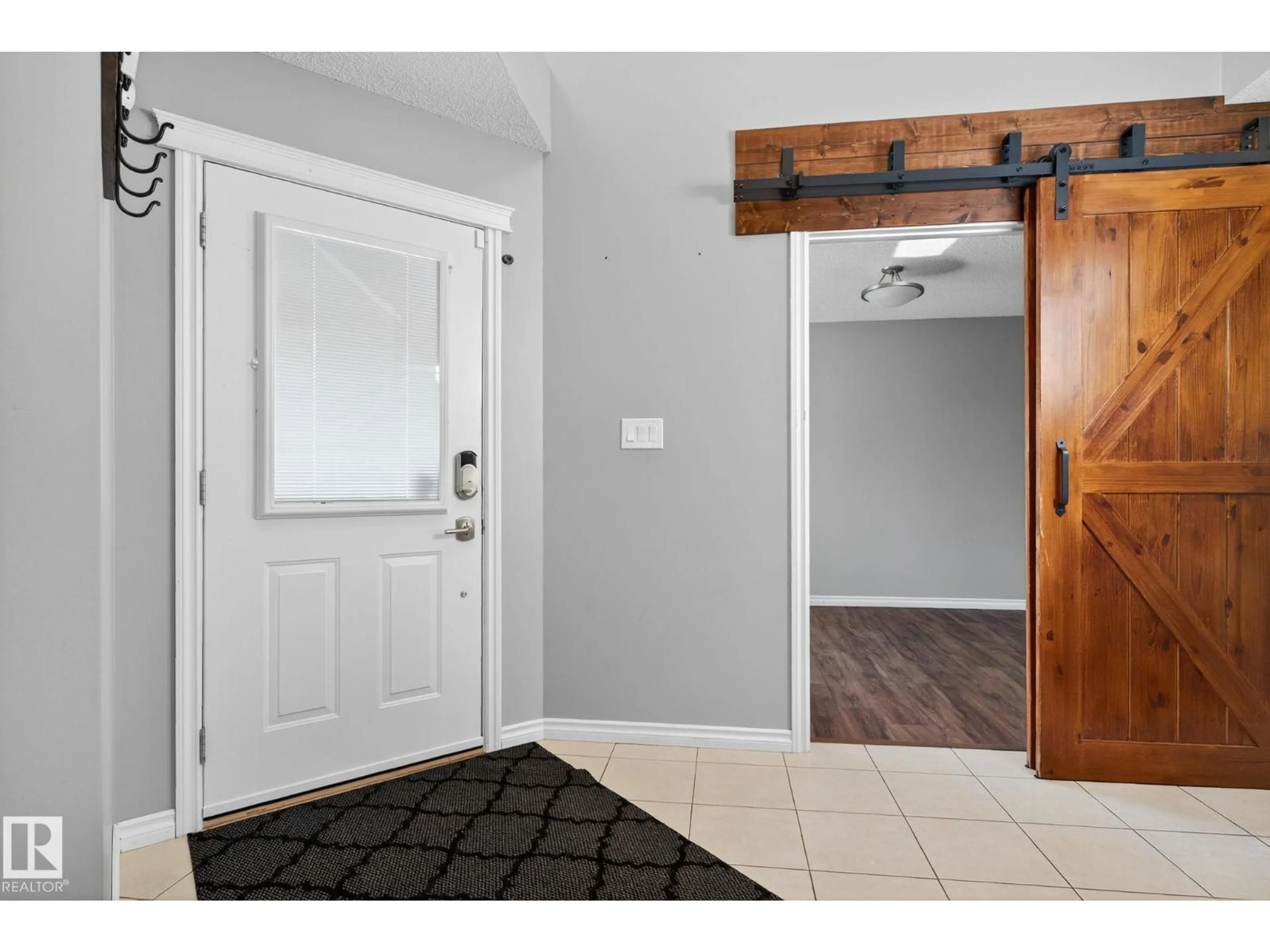 Indoor entryway for 185 ERIN RIDGE DR, St. Albert Alberta T8N6Z3