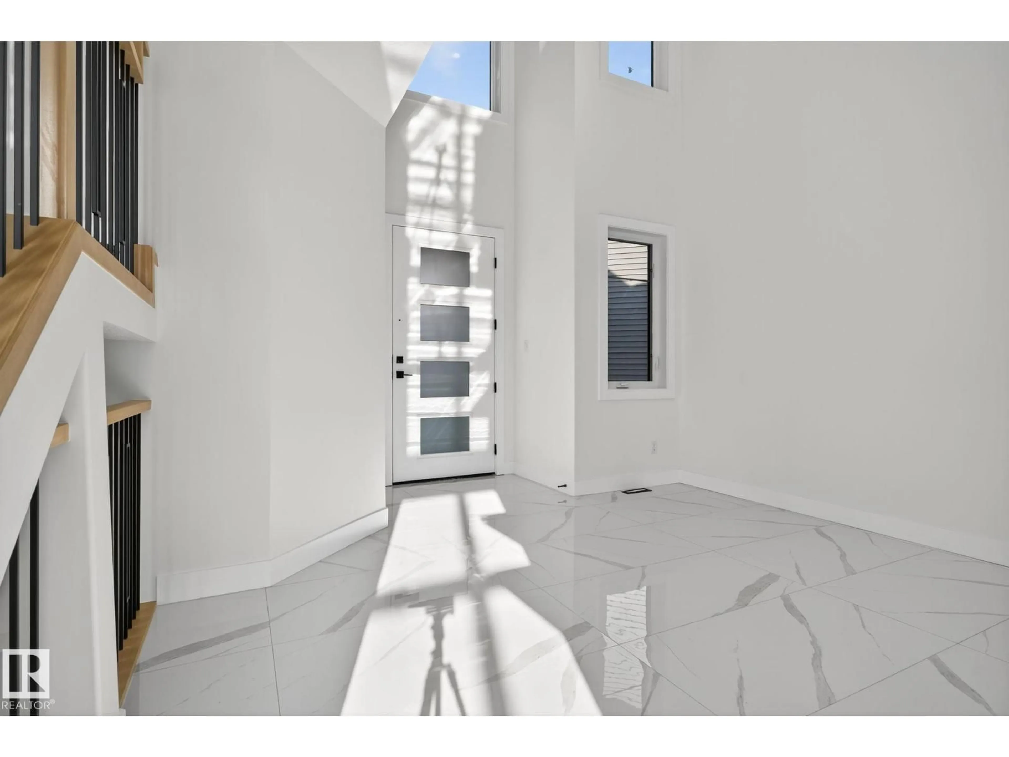 Indoor foyer for 6020 19 ST, Rural Leduc County Alberta T4X3C4