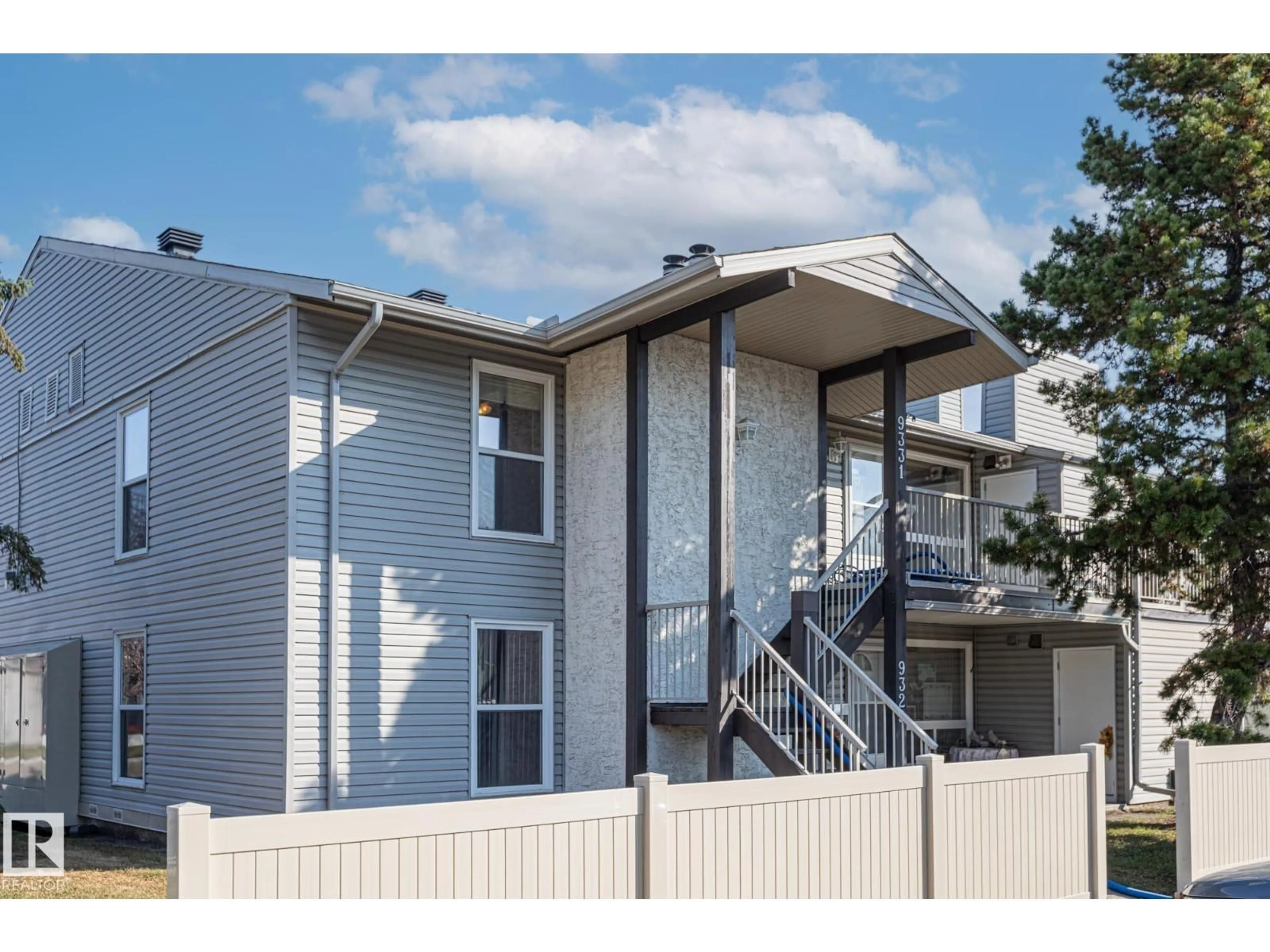 Home with vinyl exterior material, unknown for 9331 172 ST, Edmonton Alberta T5T3C3
