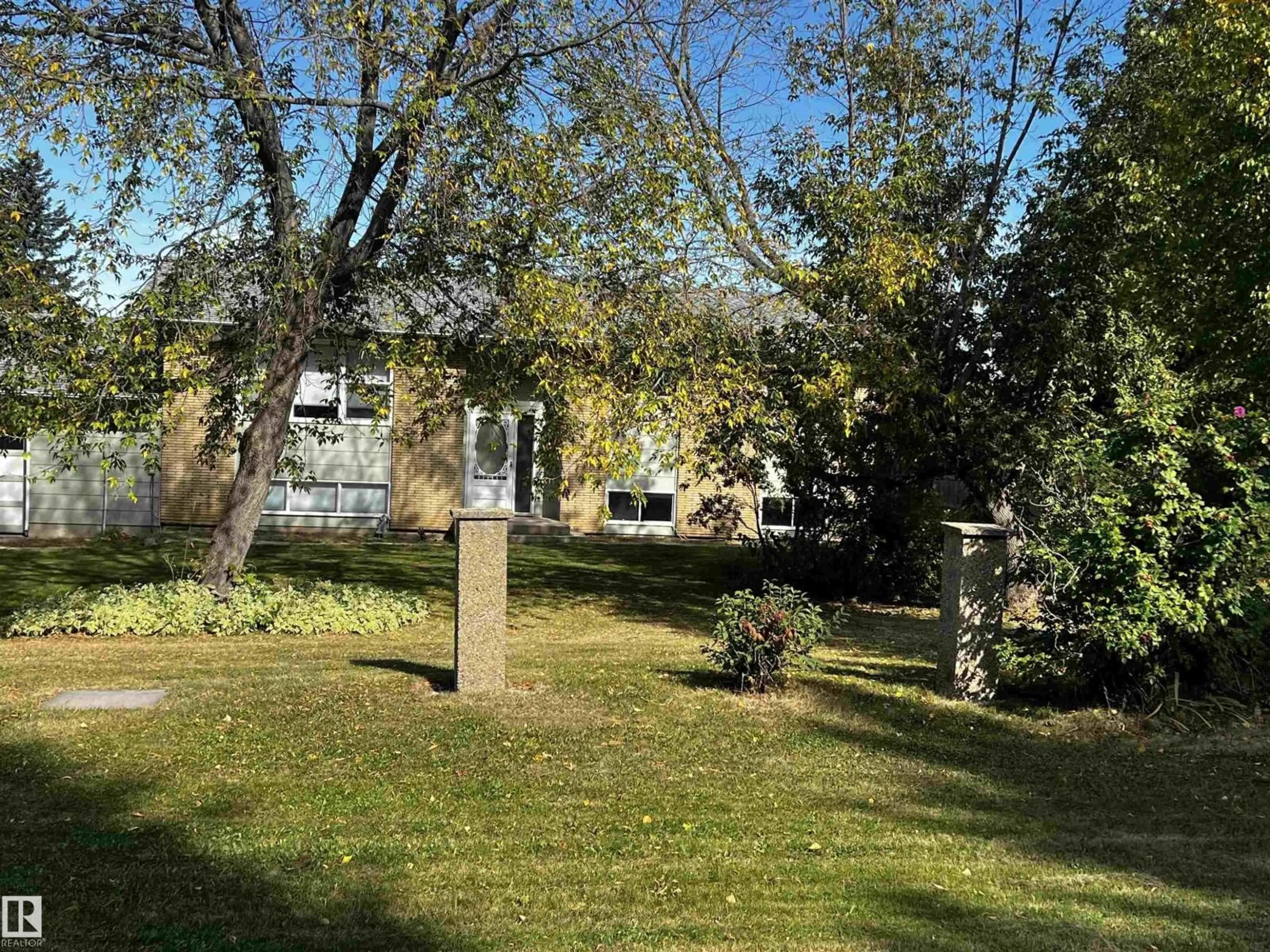 A pic from outside/outdoor area/front of a property/back of a property/a pic from drone, unknown for 74038 BIRCH AV, Widewater Alberta T0G2M0