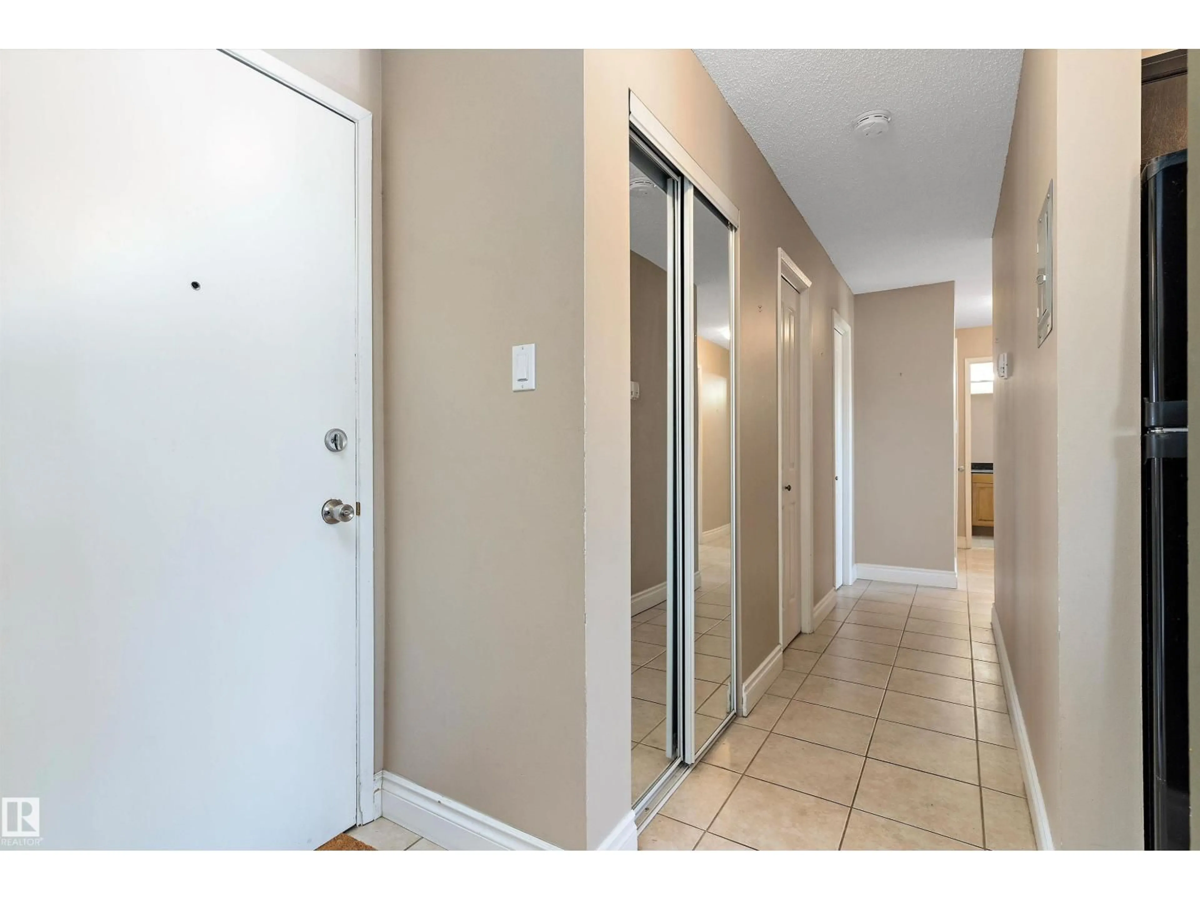 Indoor entryway for #303 - 10149 83 AV, Edmonton Alberta T6E2C5