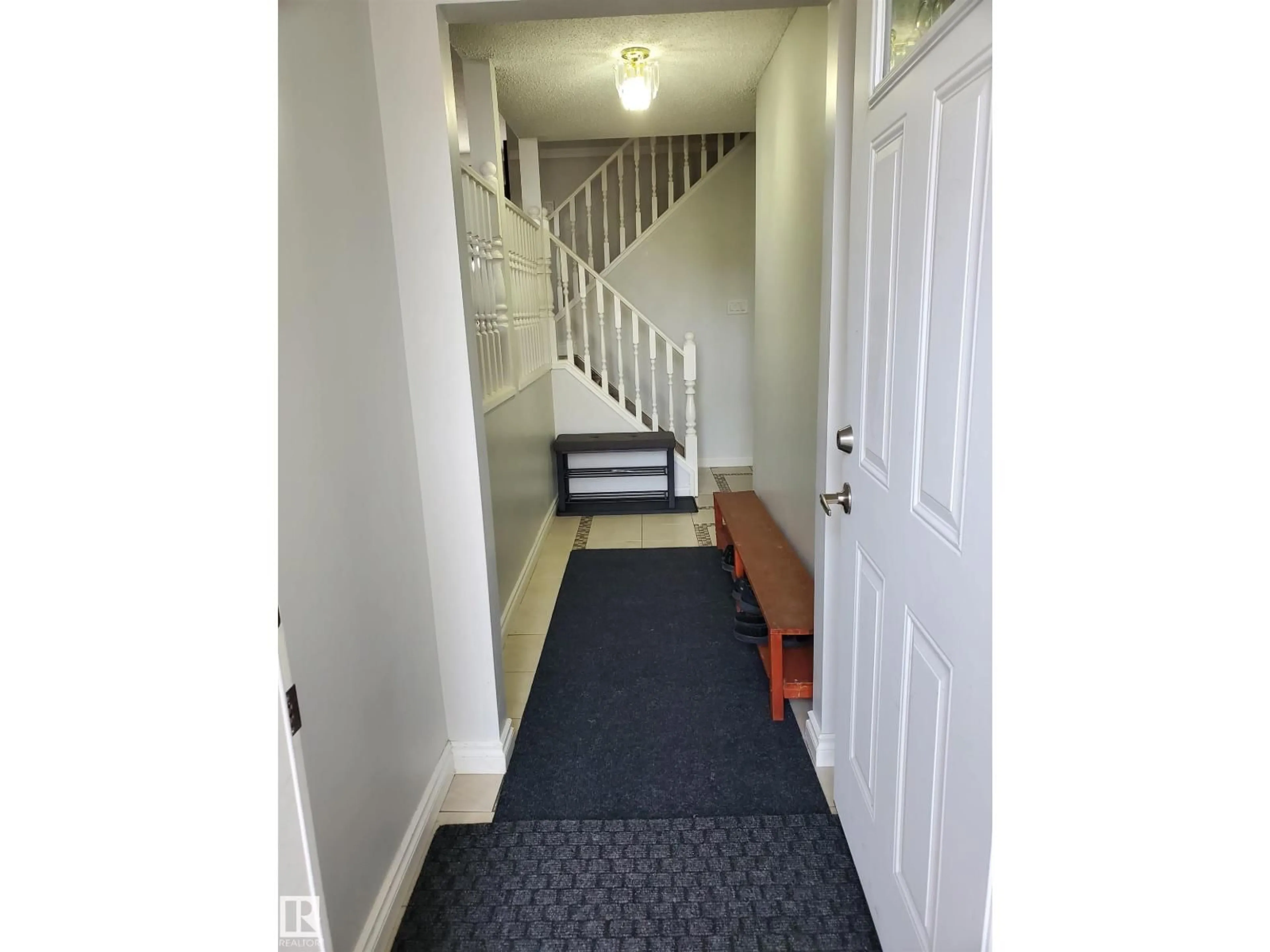 Indoor foyer for NW - 8507 152B AV, Edmonton Alberta T5E5V7