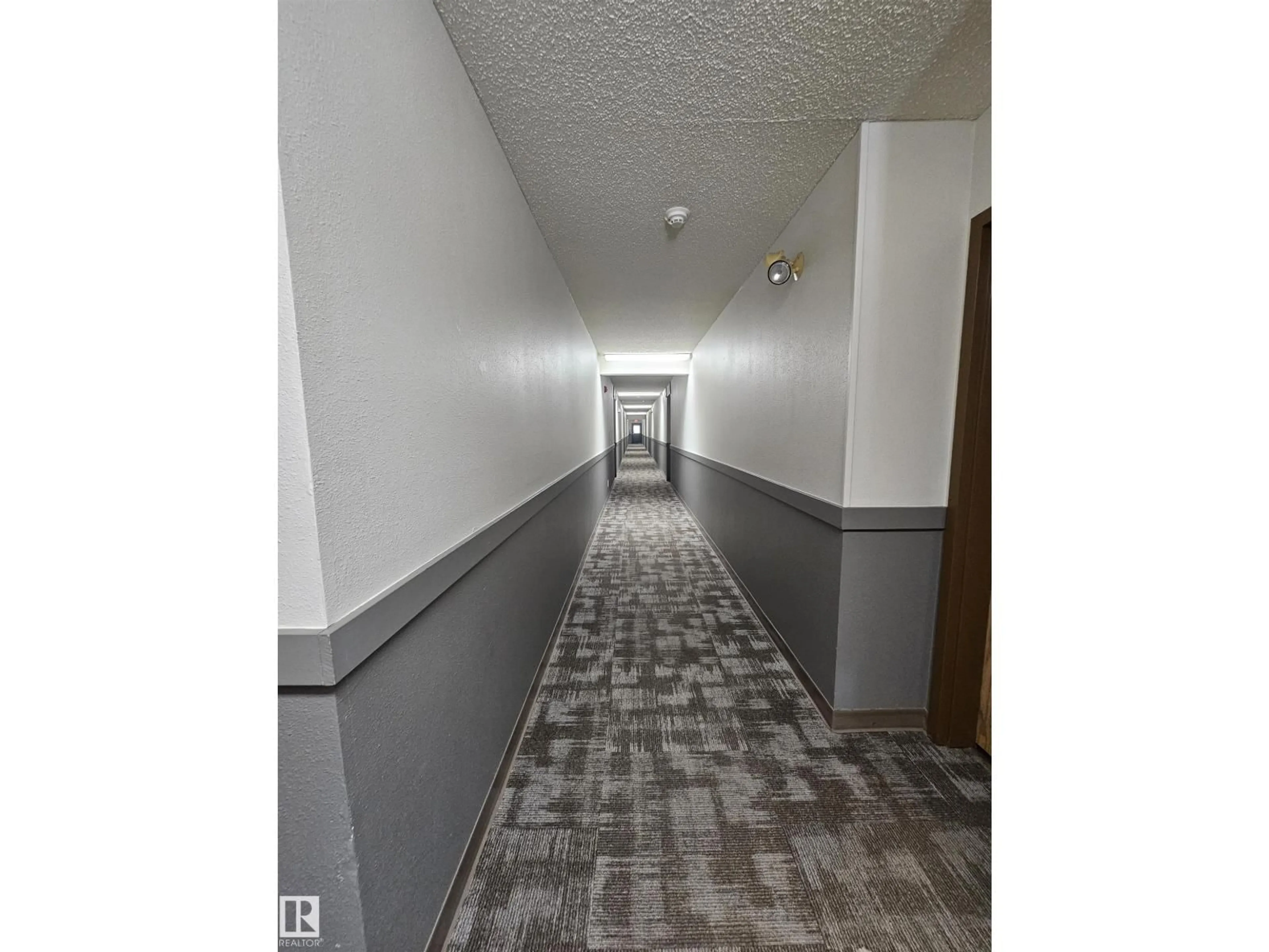 Indoor foyer for #309 - 5607 31 ST, Lloydminster Alberta T9V2H3