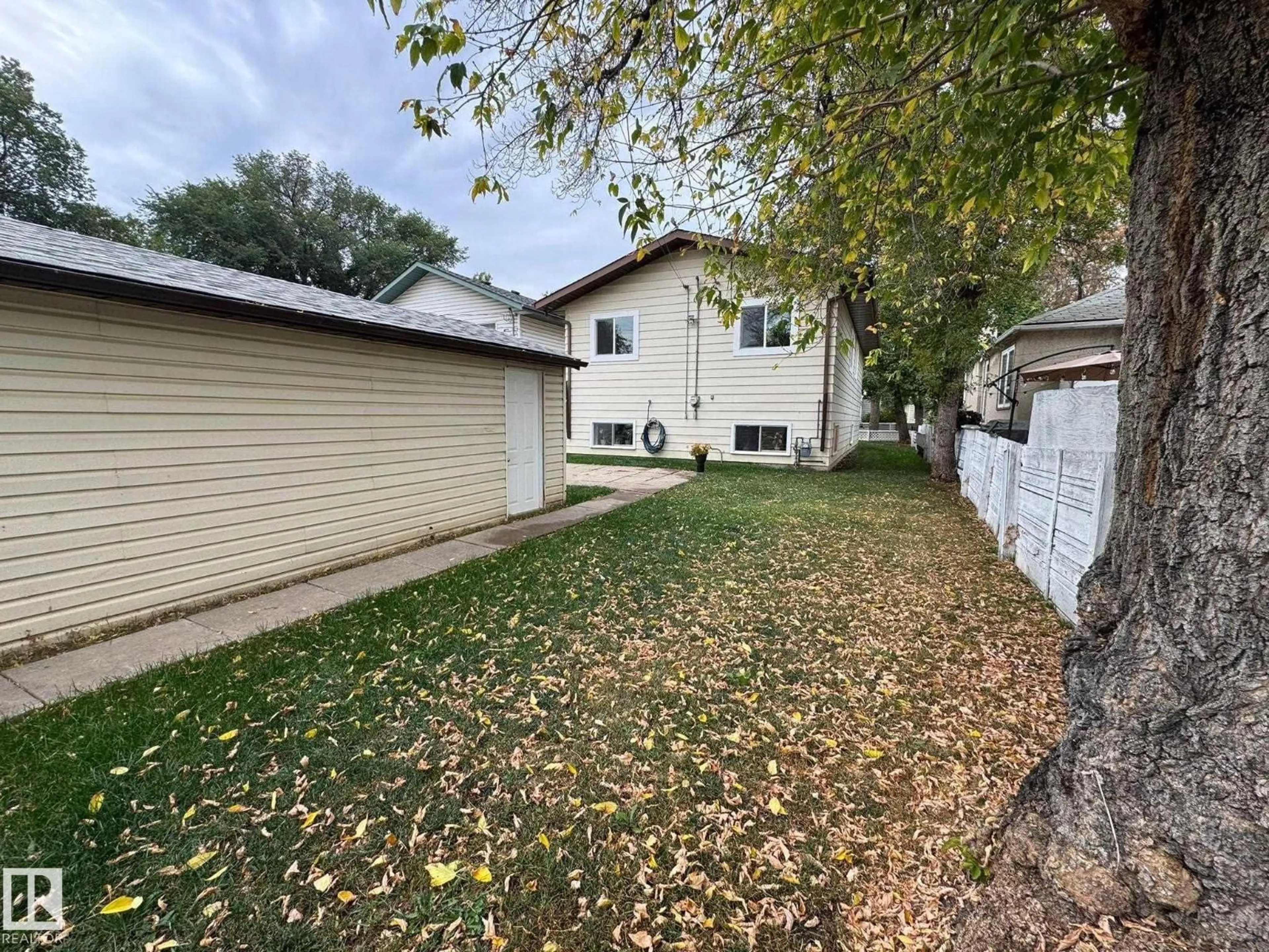 A pic from outside/outdoor area/front of a property/back of a property/a pic from drone, street for 12011 95A ST NW, Edmonton Alberta T5G1R6