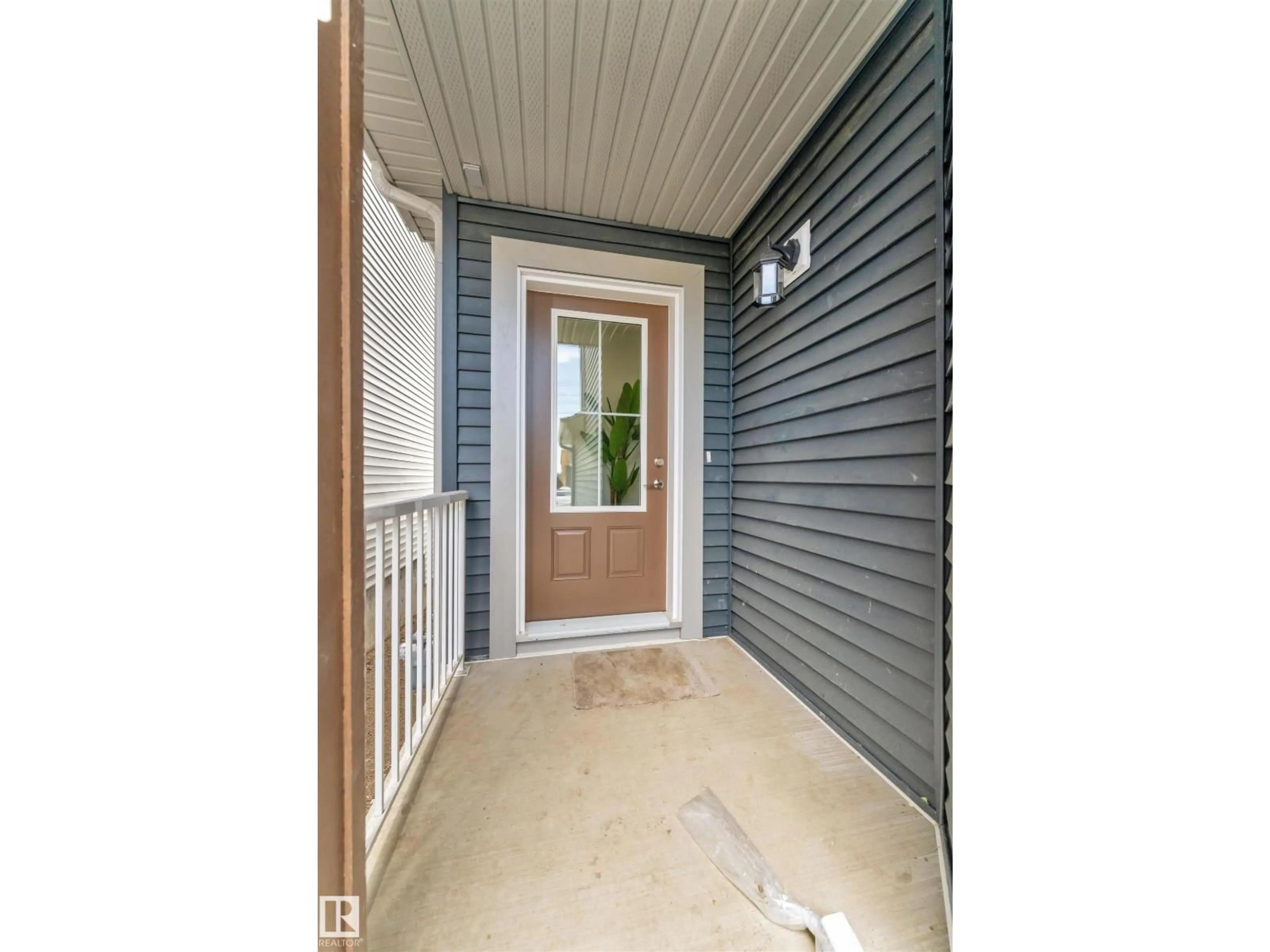 Indoor entryway for 19131 29 AV, Edmonton Alberta T6M3B5