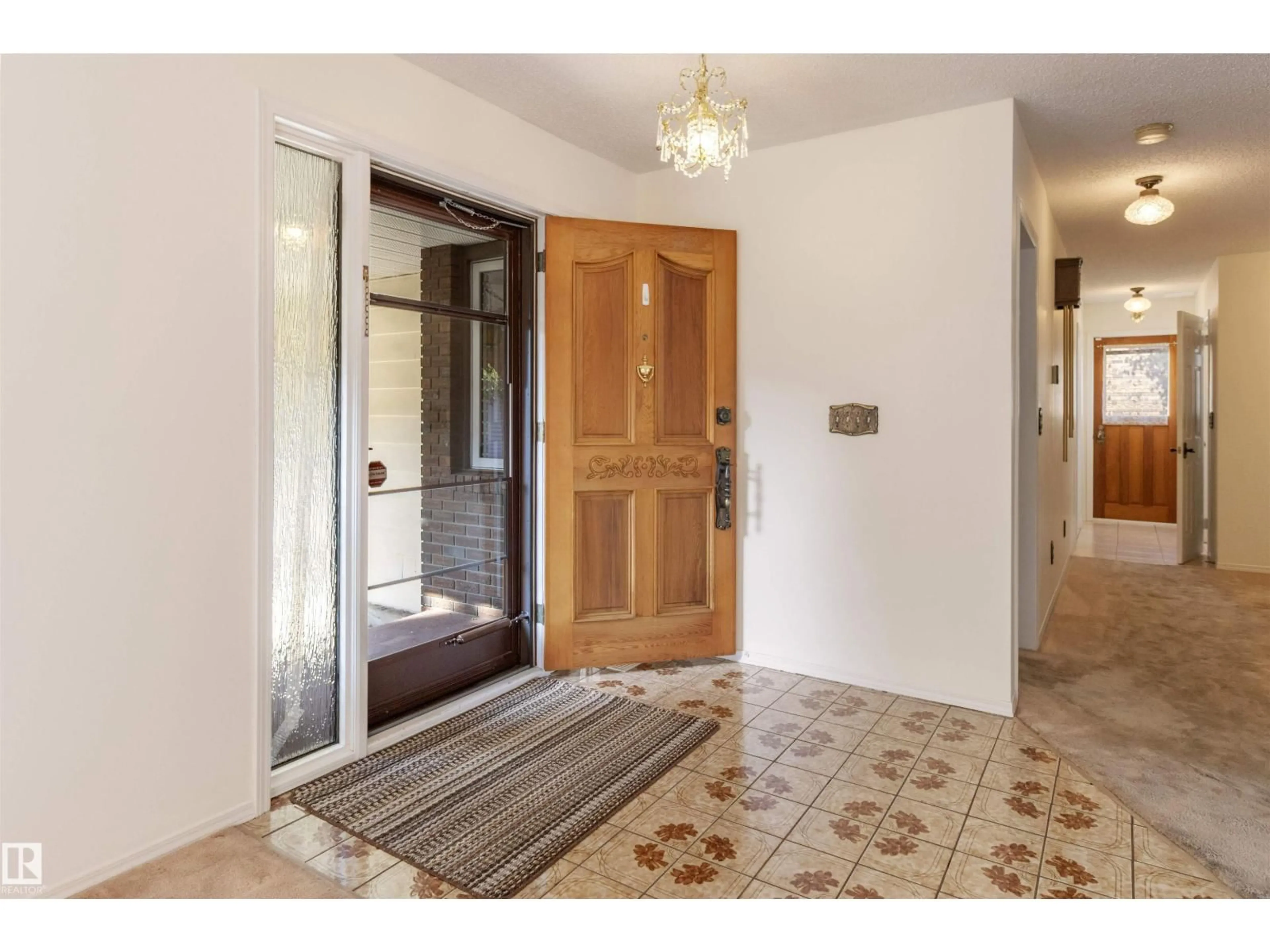 Indoor foyer for NW - 10443 21 AV, Edmonton Alberta T6J5E9