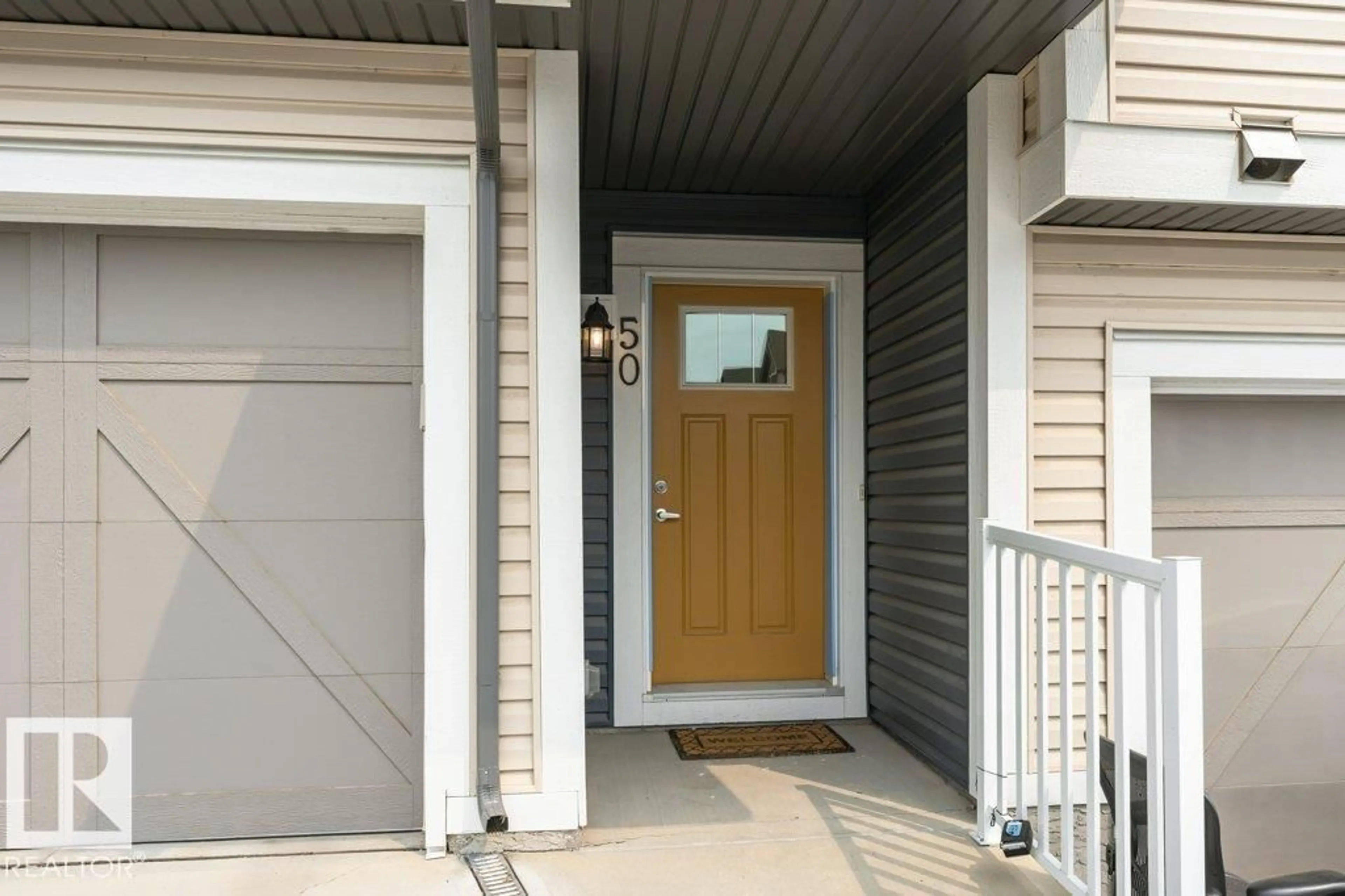 Indoor entryway for #50 - 320 SECORD BV, Edmonton Alberta T5T7E8