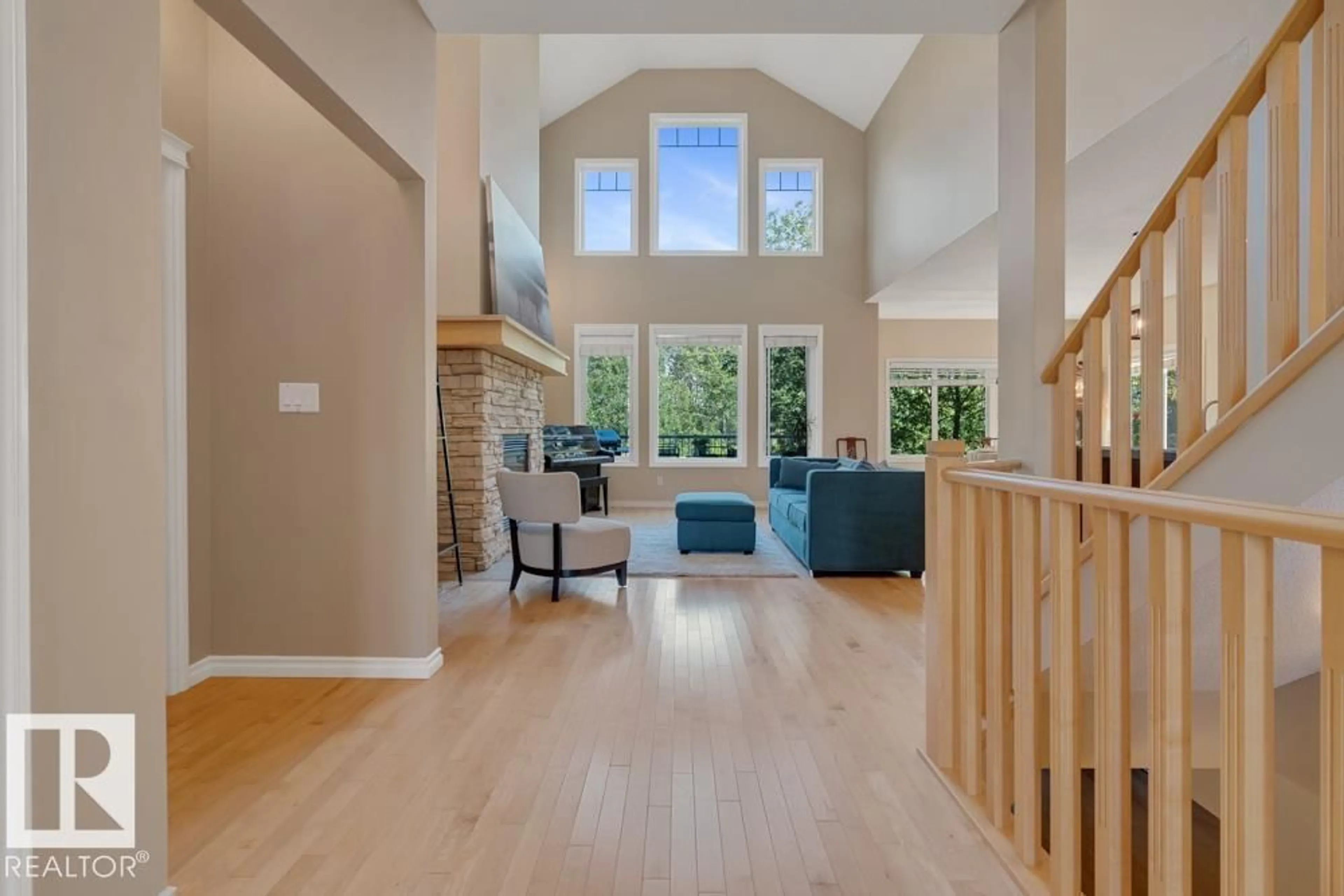 Indoor foyer for 4057 WHISPERING RIVER DR, Edmonton Alberta T6W0P4