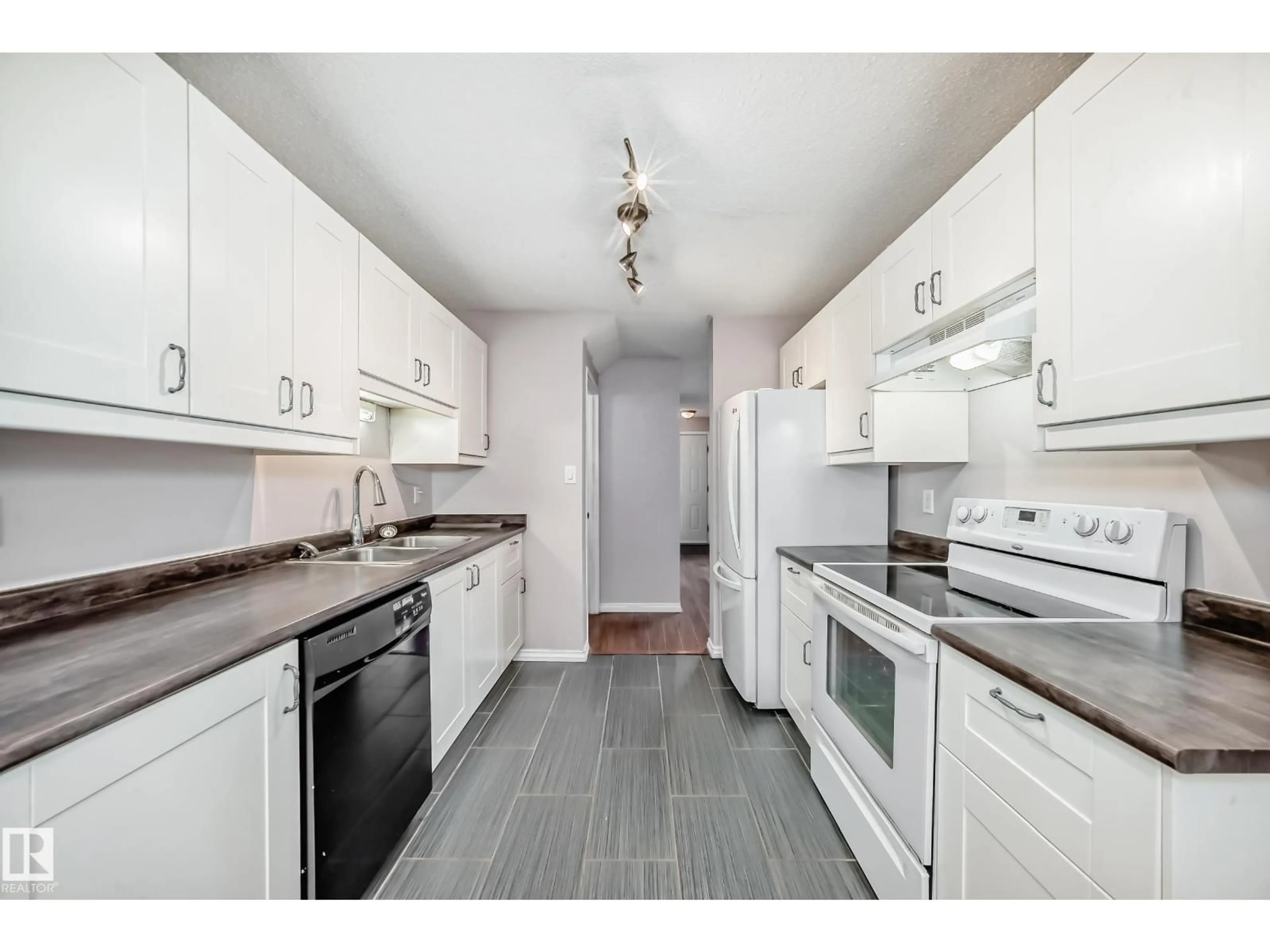 Standard kitchen, unknown for 24 - 1651 46 ST, Edmonton Alberta T6L5H2