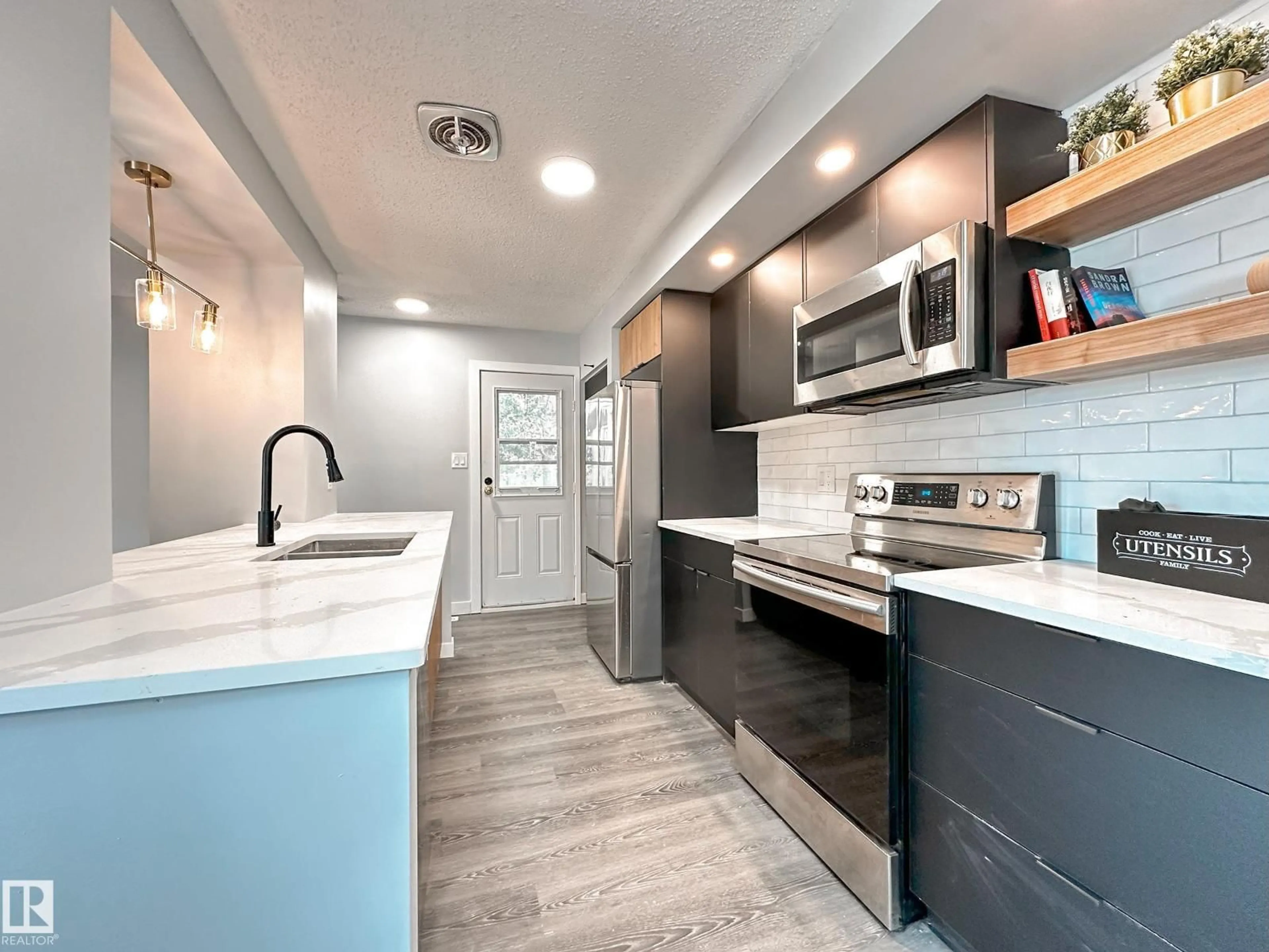 Open concept kitchen, unknown for 862 ERIN PL, Edmonton Alberta T5T1M6