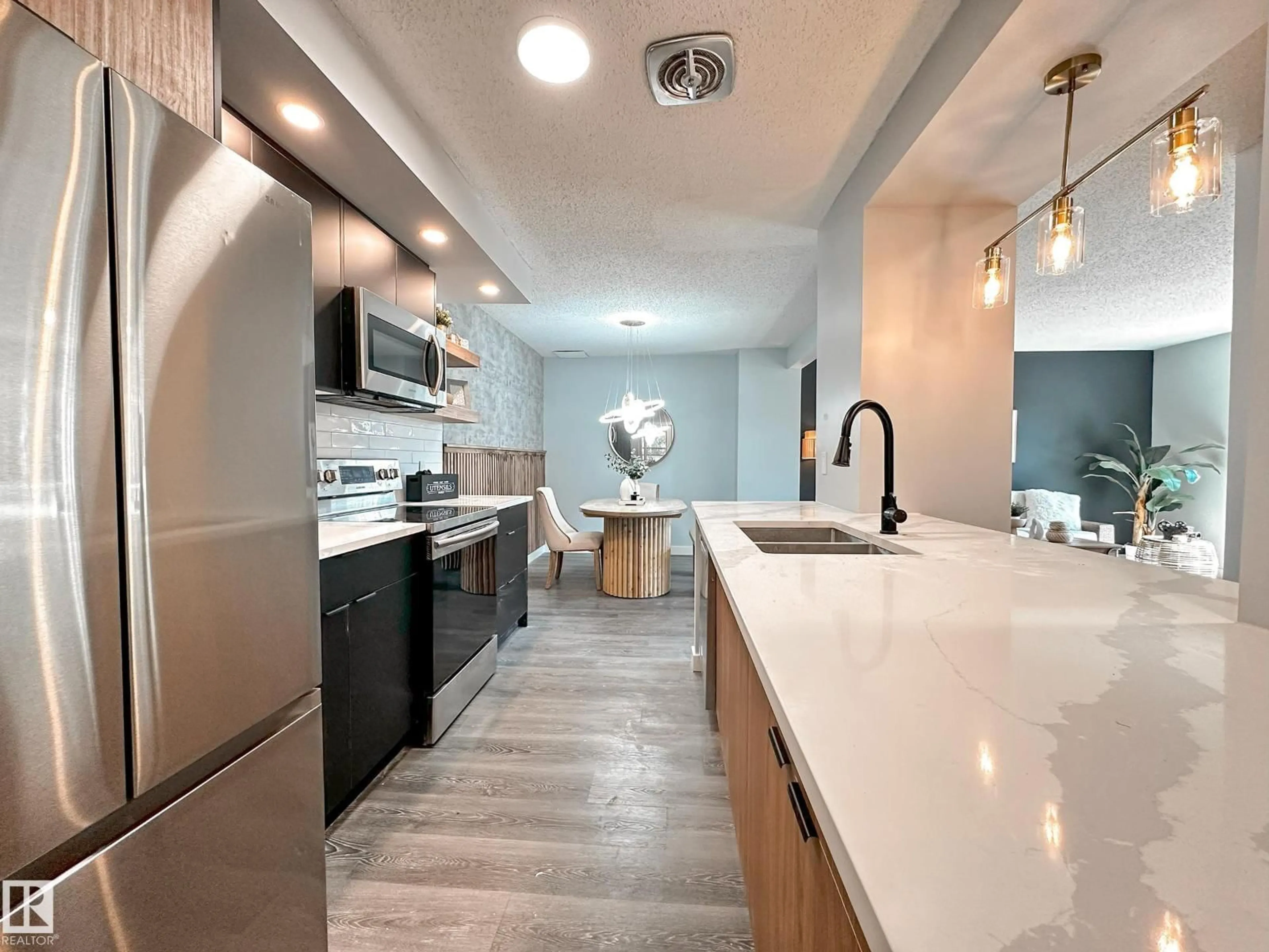 Open concept kitchen, ceramic/tile floor for 862 ERIN PL, Edmonton Alberta T5T1M6