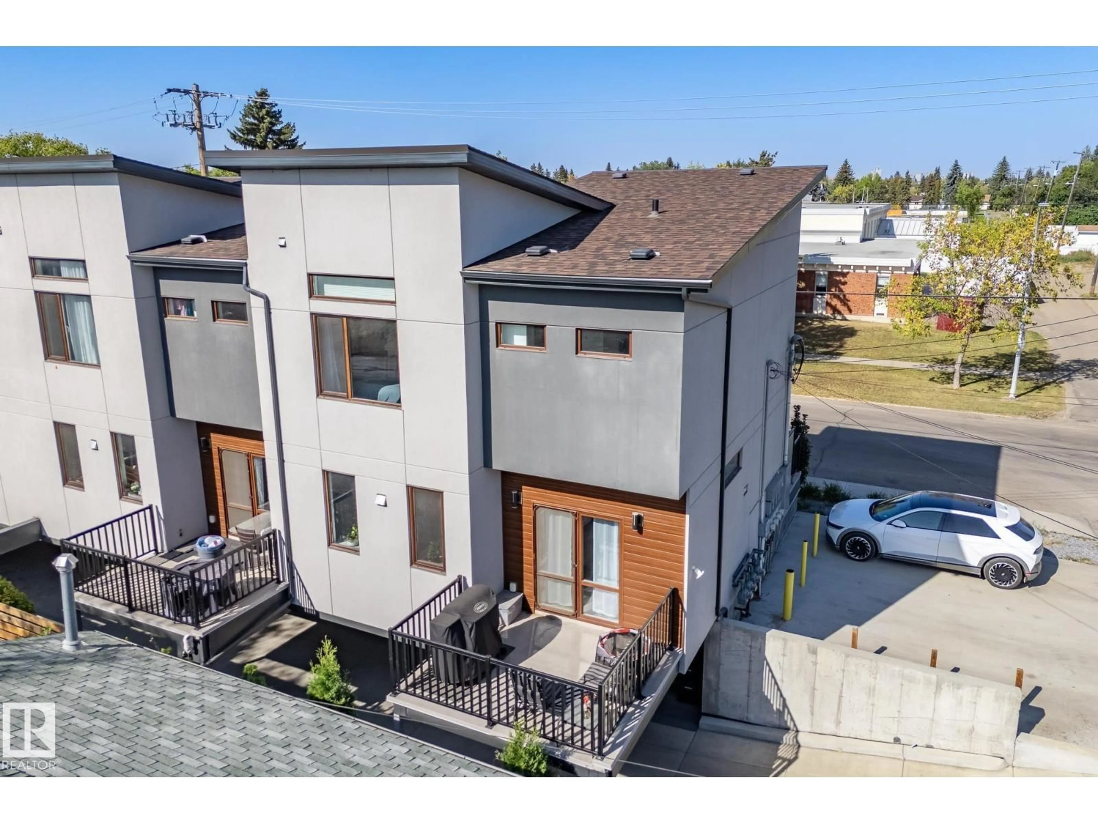 A pic from outside/outdoor area/front of a property/back of a property/a pic from drone, street for 15915 104 AV, Edmonton Alberta T5P3G2