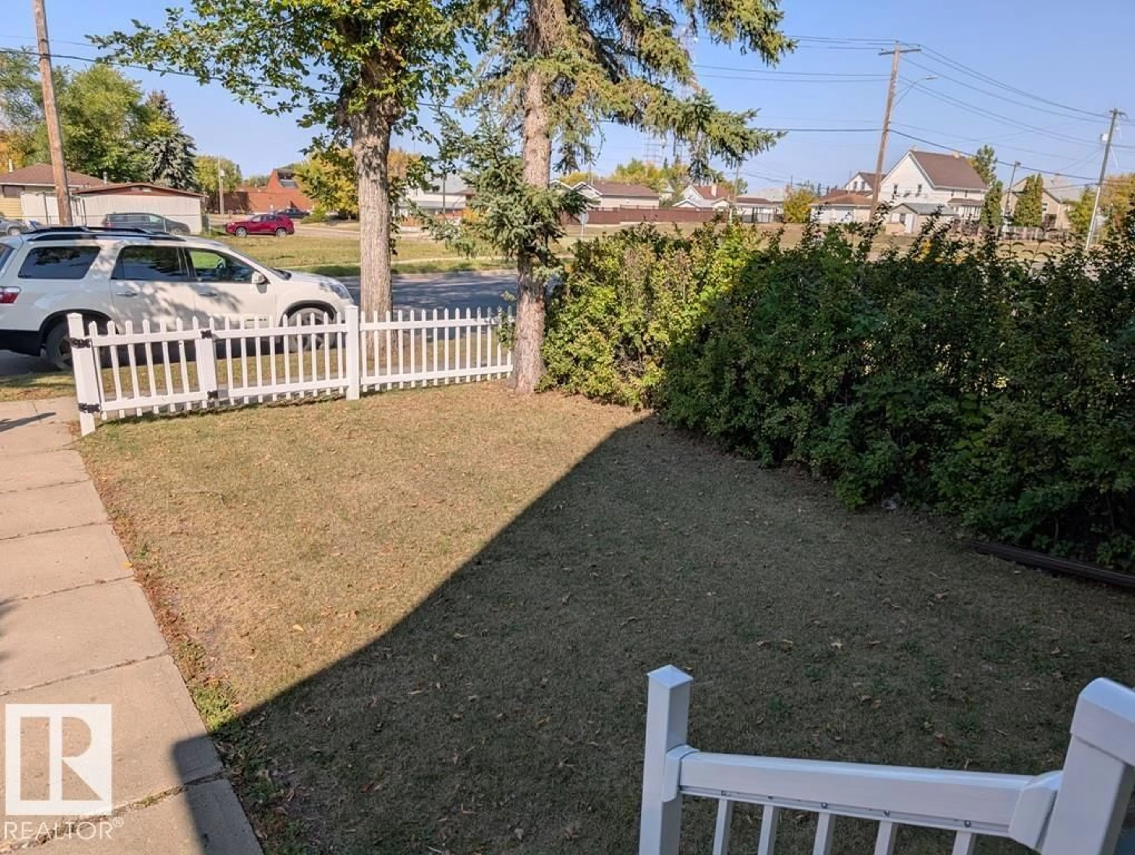 A pic from outside/outdoor area/front of a property/back of a property/a pic from drone, street for 4717 49 ST, Vegreville Alberta T9C1K7