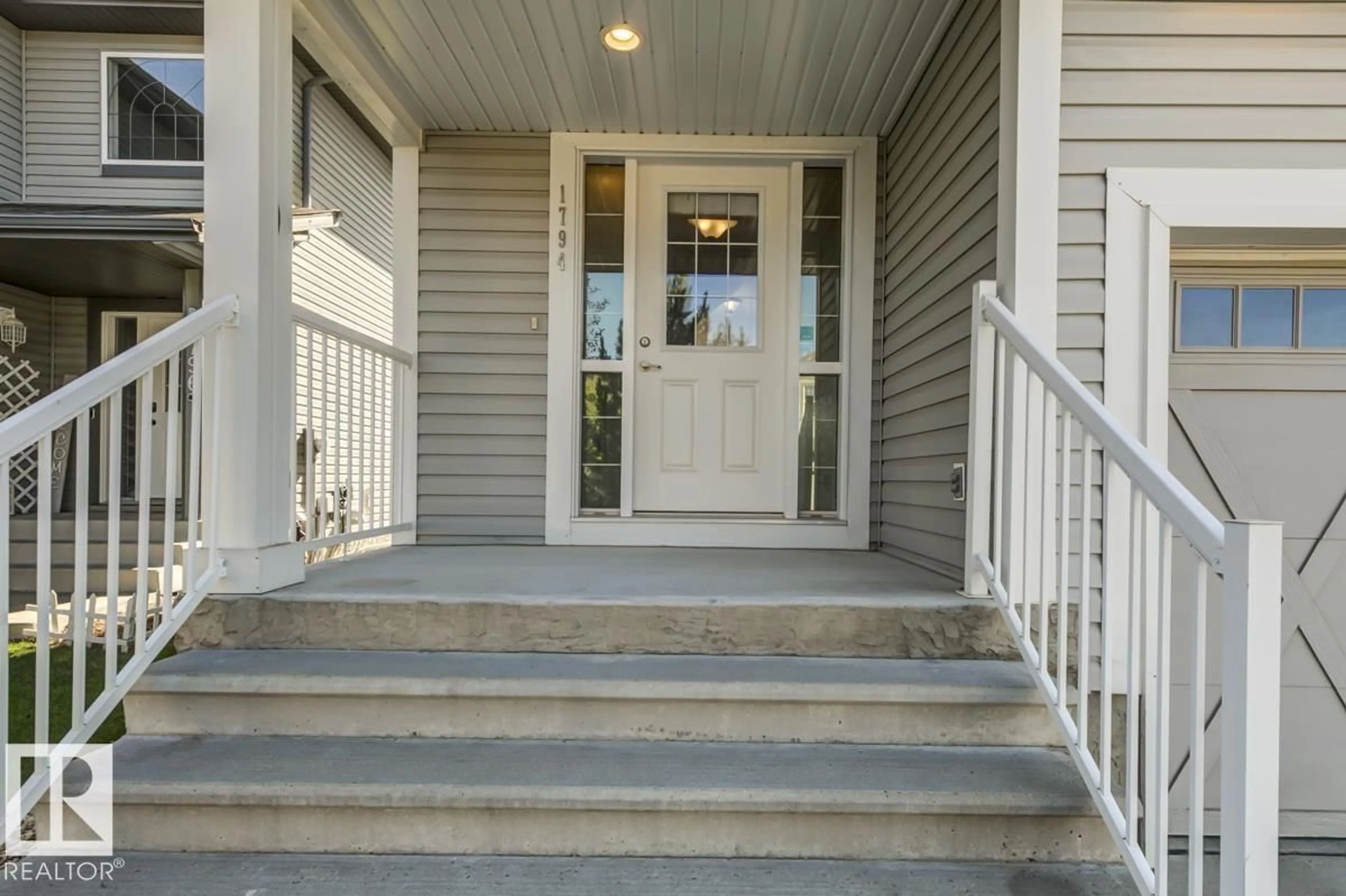 Indoor entryway for 1794 HAMMOND CR, Edmonton Alberta T6M0H9