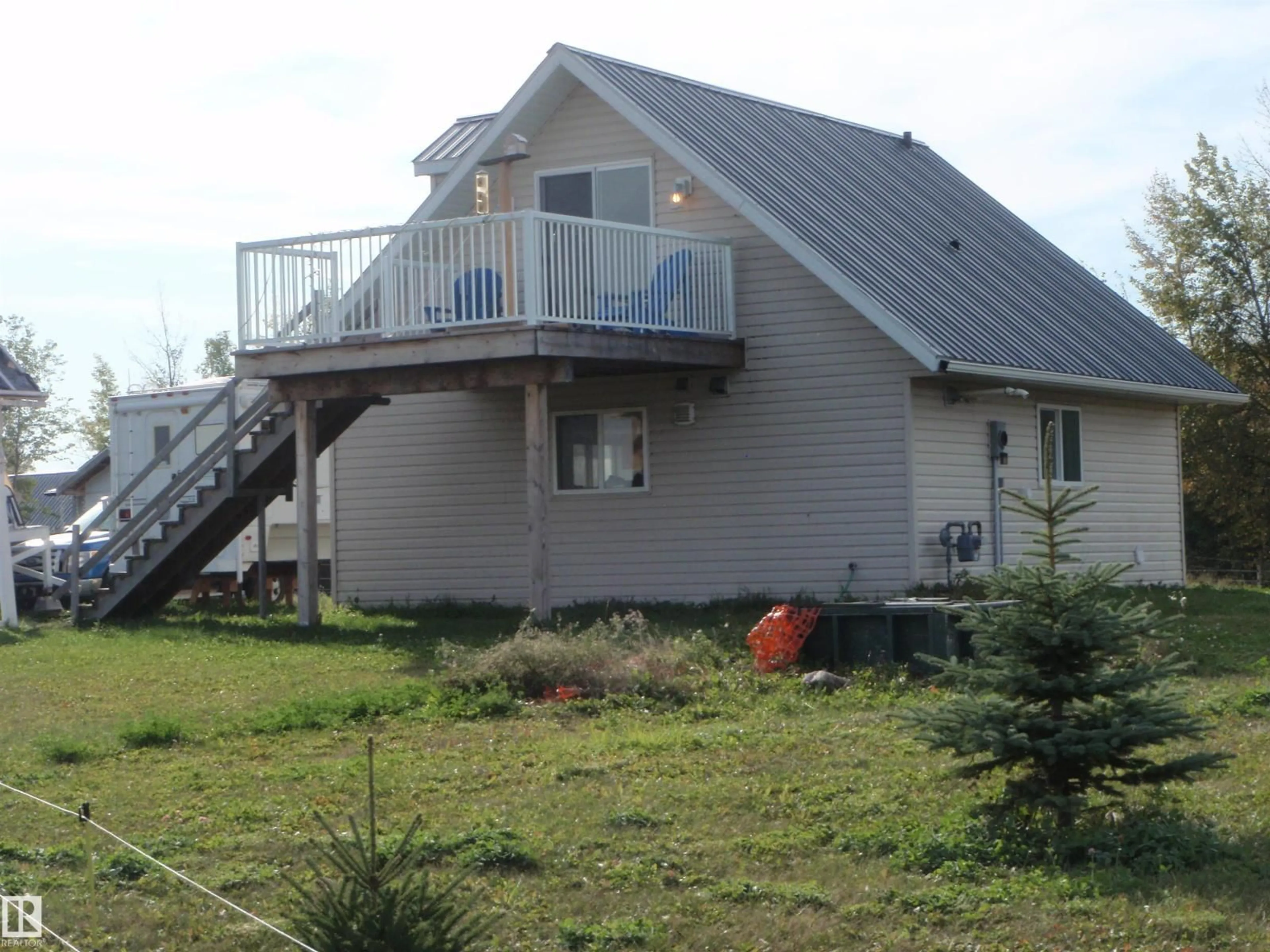 Home with vinyl exterior material, building for 59518 - 230 RGE RD 55, Rural Barrhead County Alberta T7N1N3