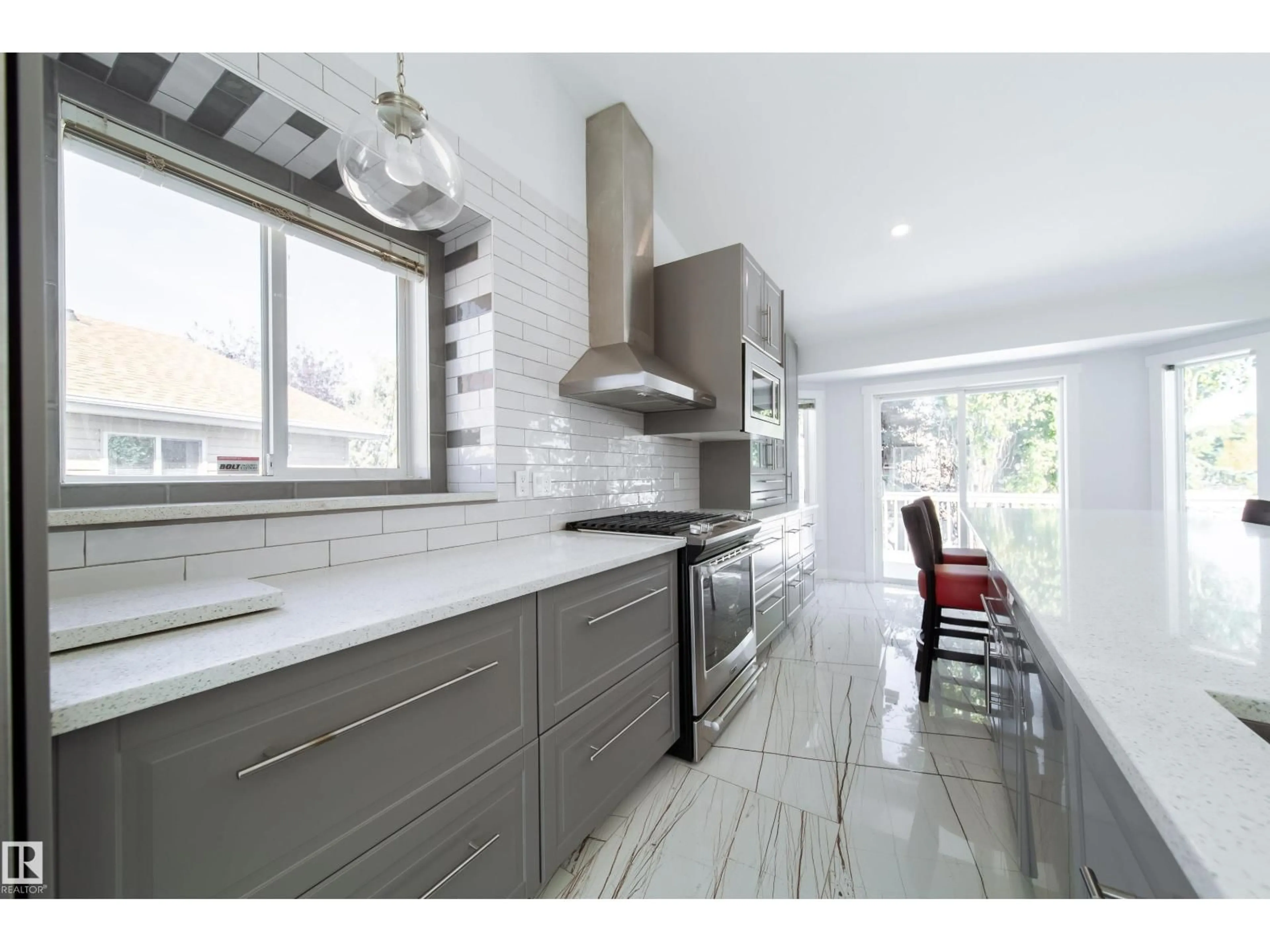 Contemporary kitchen, ceramic/tile floor for 19016 52 AV, Edmonton Alberta T6M2R4