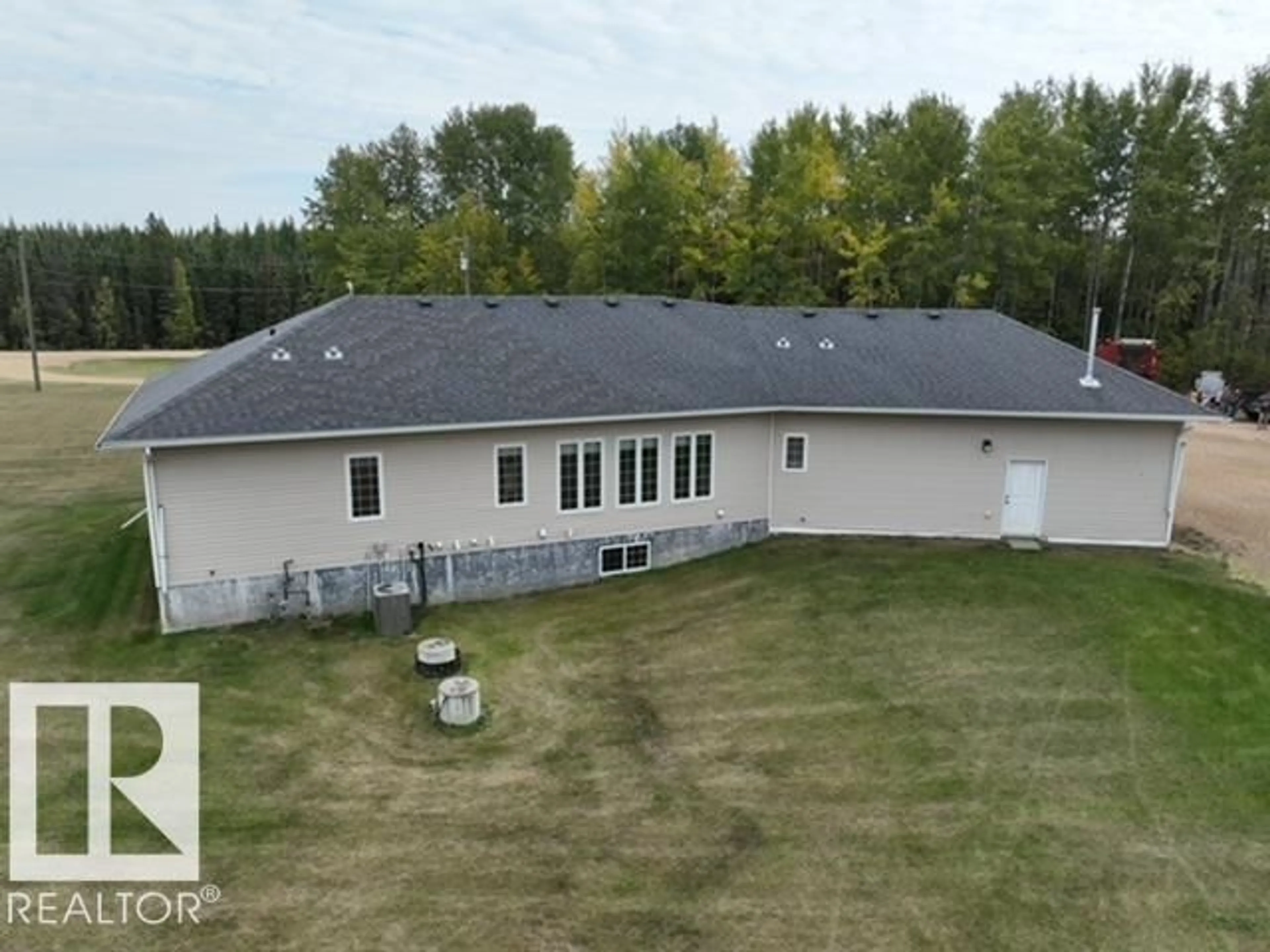 A pic from outside/outdoor area/front of a property/back of a property/a pic from drone, building for 621032 RR 234, Rural Athabasca County Alberta T0G1Z0
