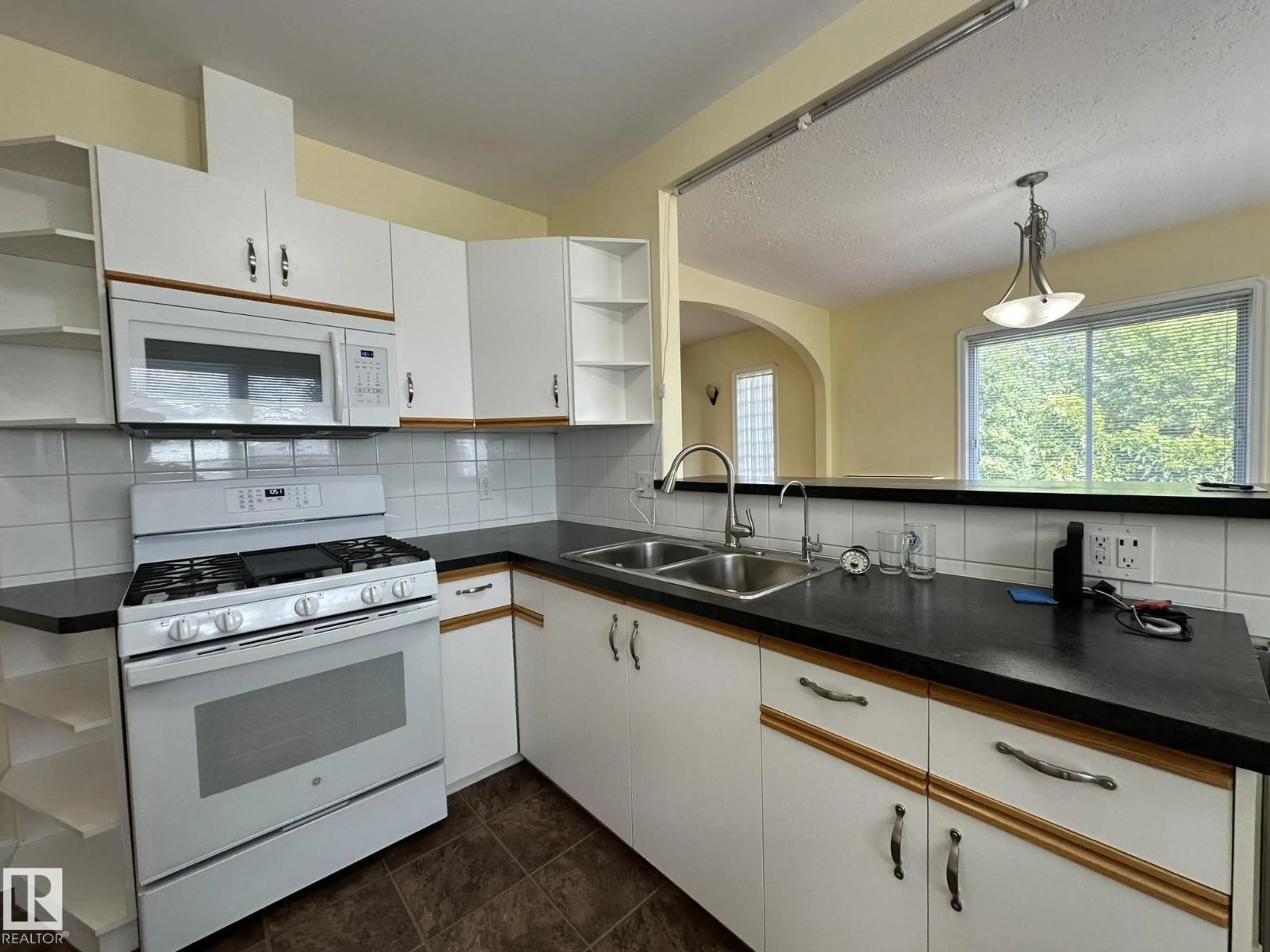 Standard kitchen, unknown for 4609 EAST RAILWAY DR, Smoky Lake Town Alberta T0A3C0