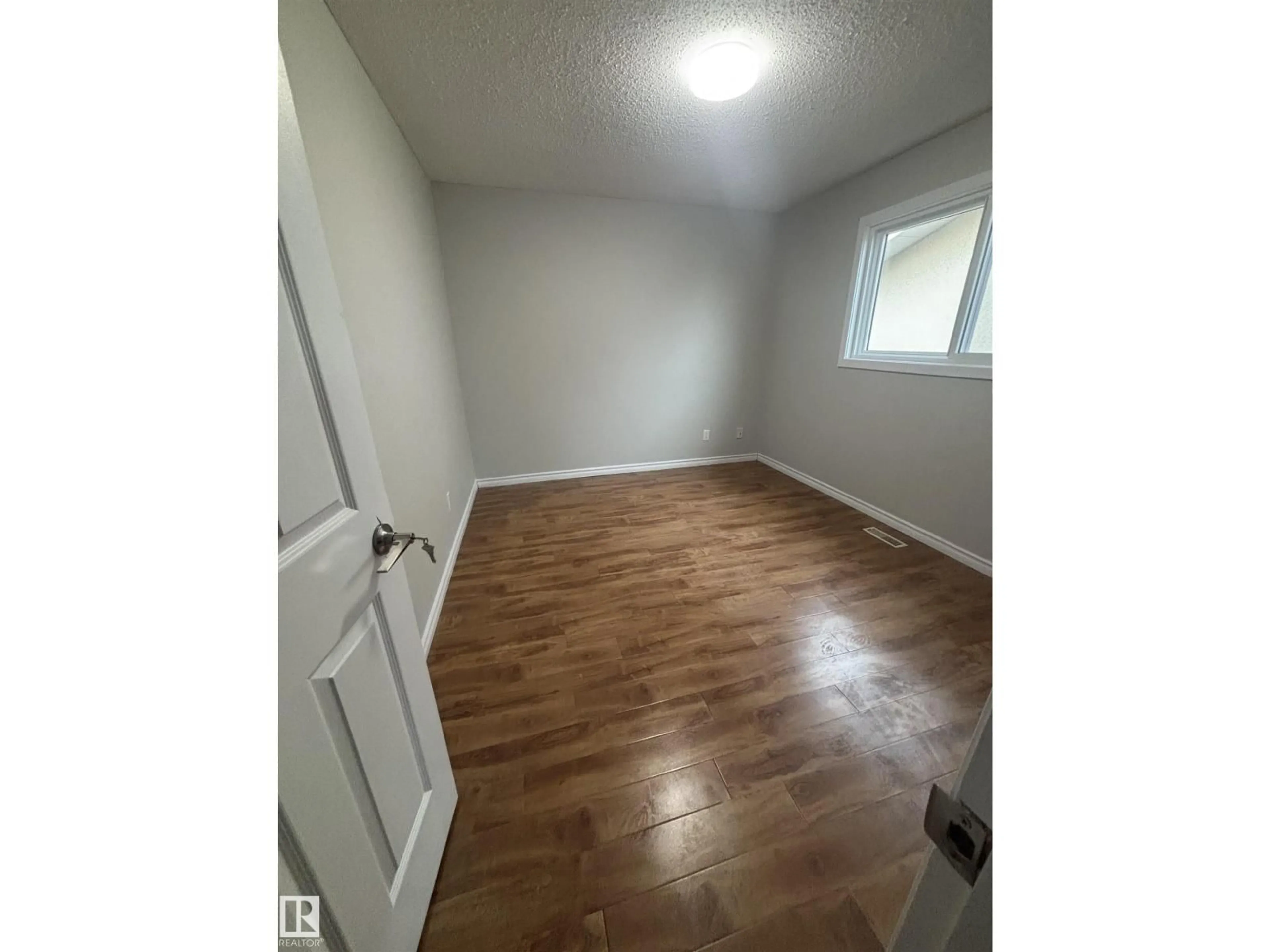 A pic of a room for NW - 5414 14 A AV, Edmonton Alberta T6L2B6